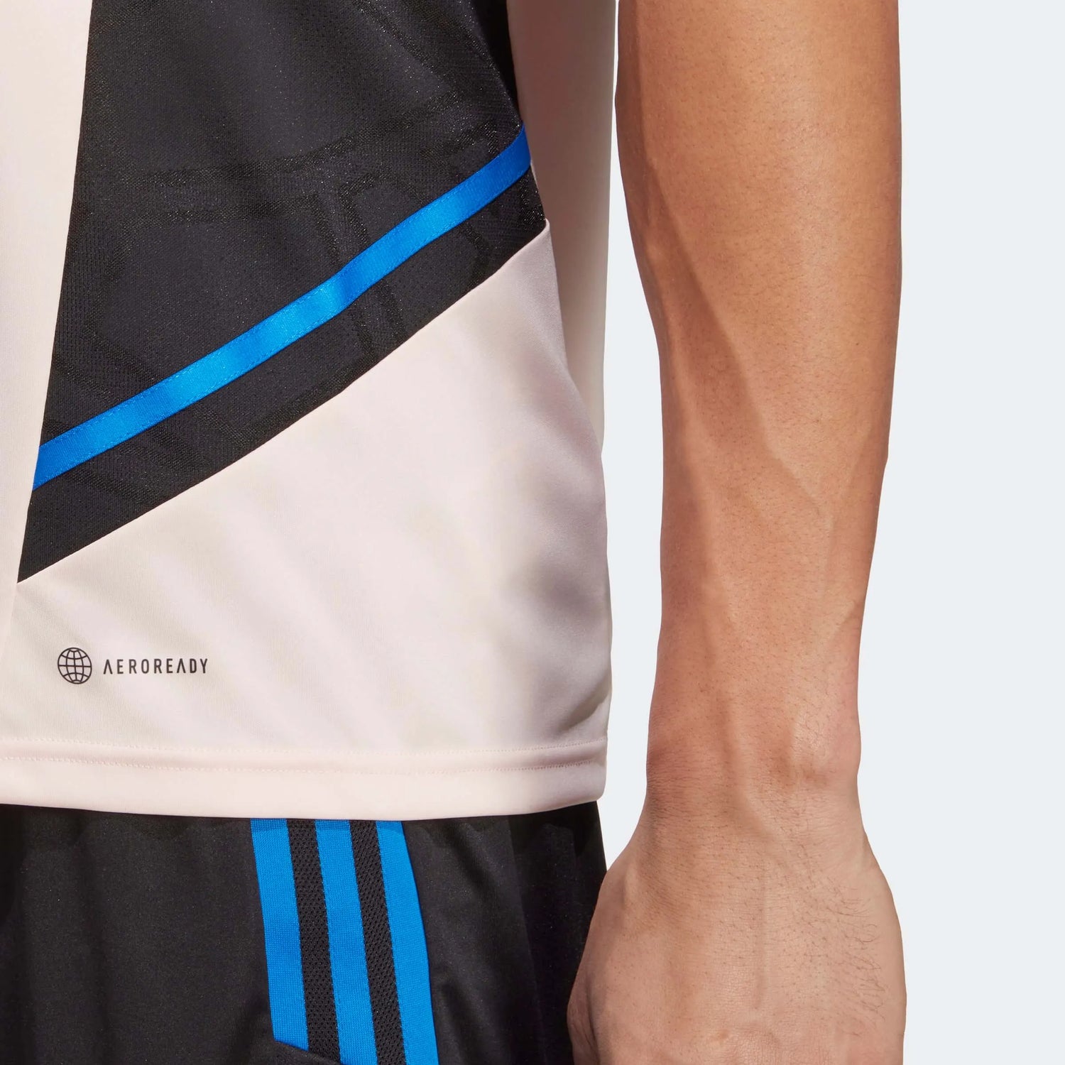 adidas 2023 Manchester United Training Jersey - Icey Pink (Detail 2)
