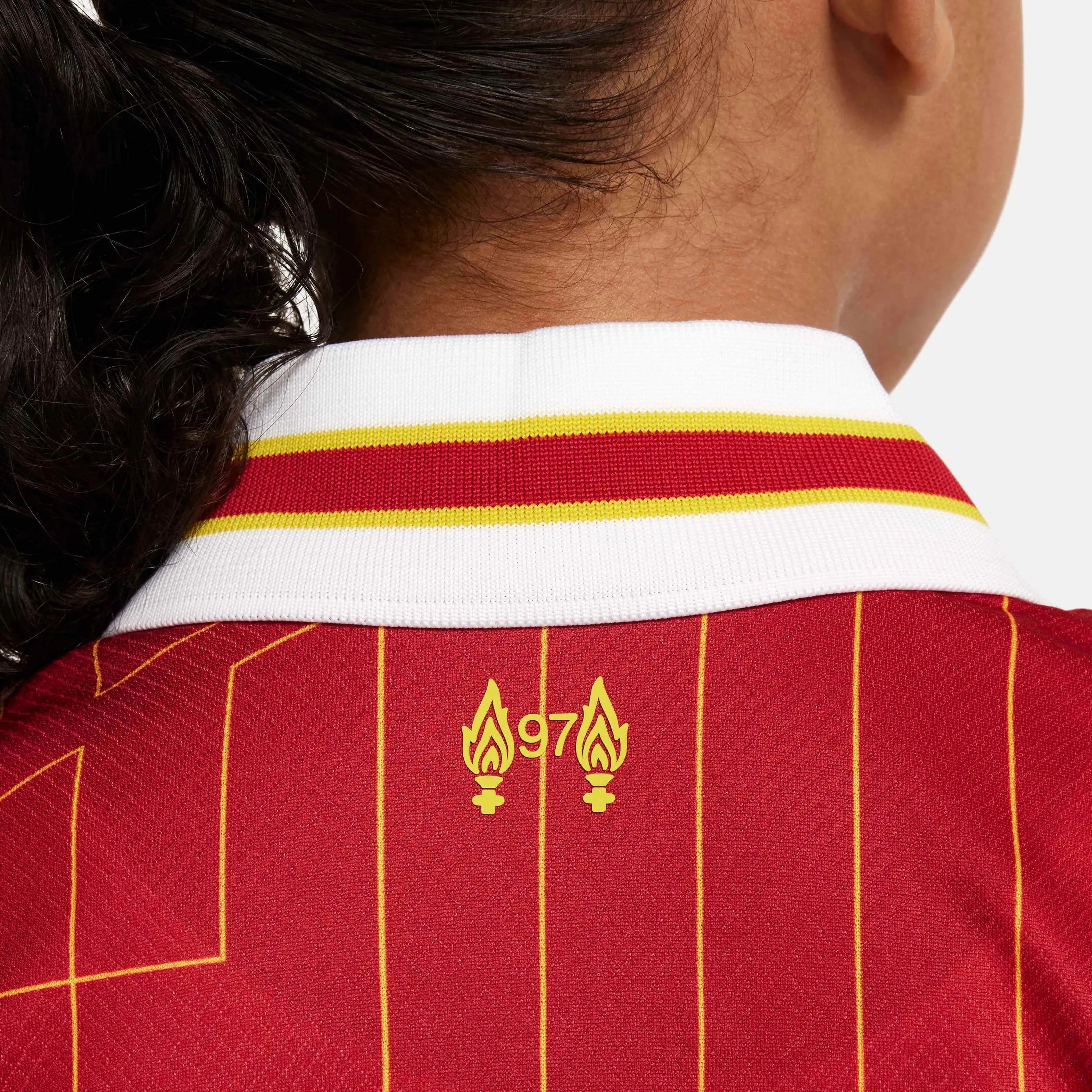 Nike 2024-25 Liverpool Little Kids' Stadium Home Kit (Detail 1)