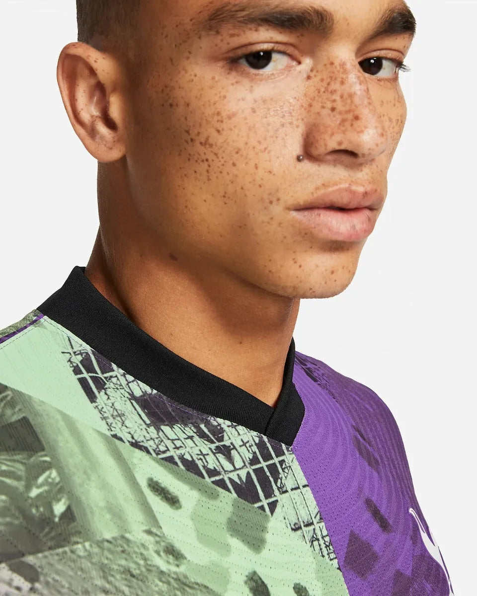 Nike 2021-22 Tottenham Third ADV Match Jersey - Wild Berry-Black-White (Detail 1)