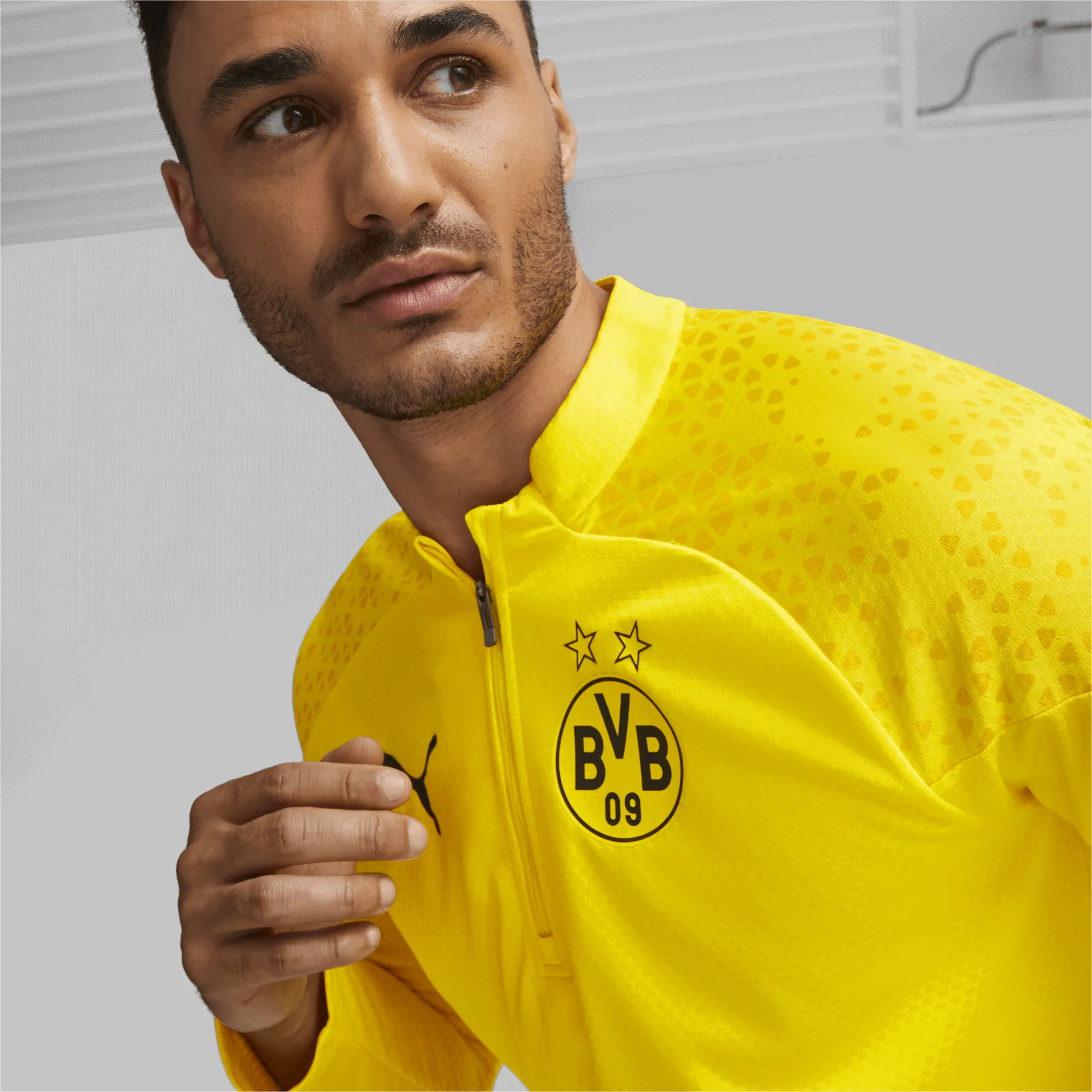 Puma 2023-24 Borussia Dortmund Men's Quarter-Zip YB Training Top (Detail 1)
