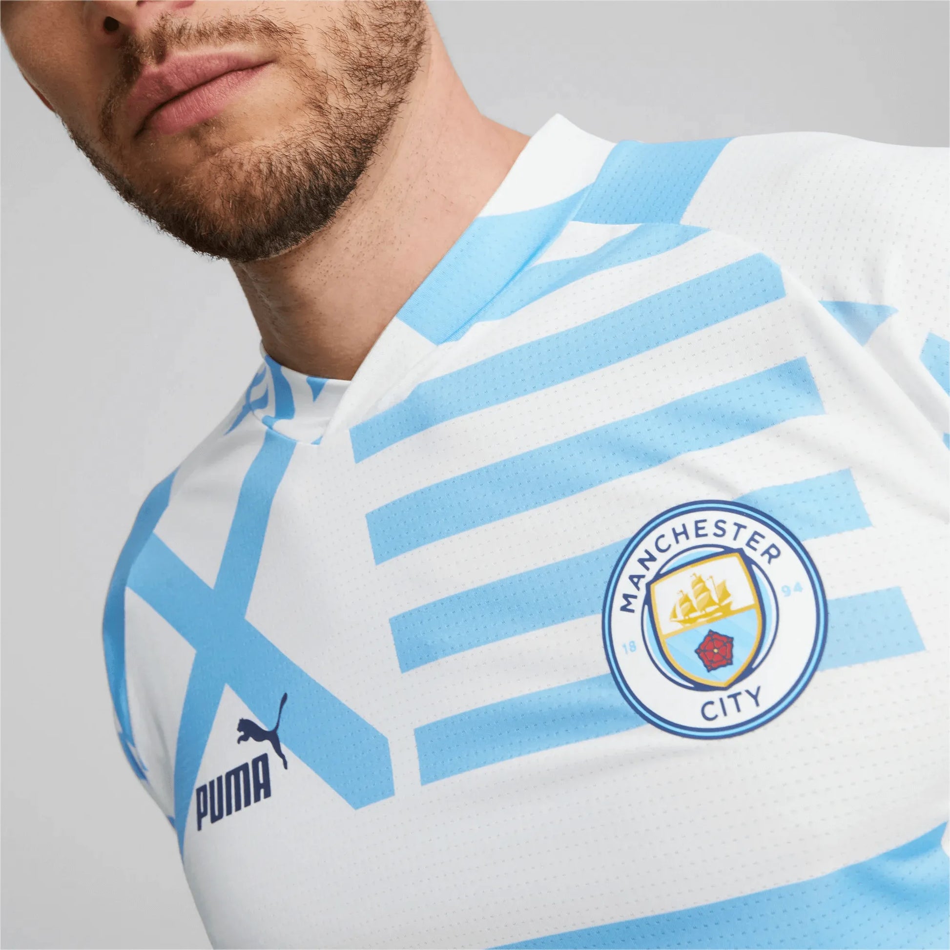  Puma 2022-23 Manchester City Pre-Match Jersey - White-Light Blue (Detail 1)