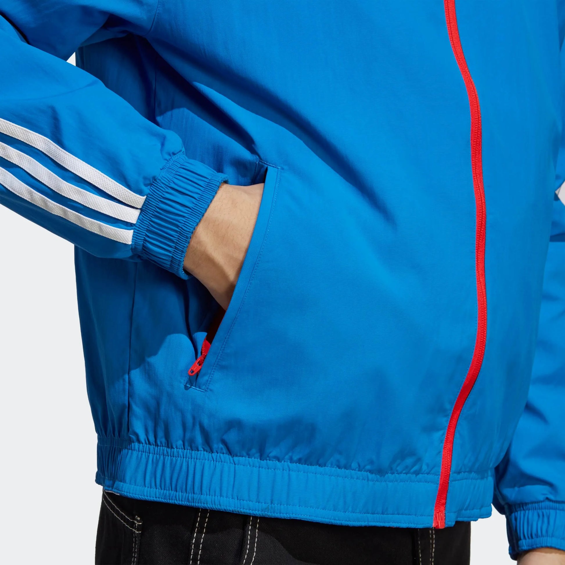 adidas 2023 FC Bayern Munich Reversible Anthem Jacket - Bright Royal-Red (Detail 2)