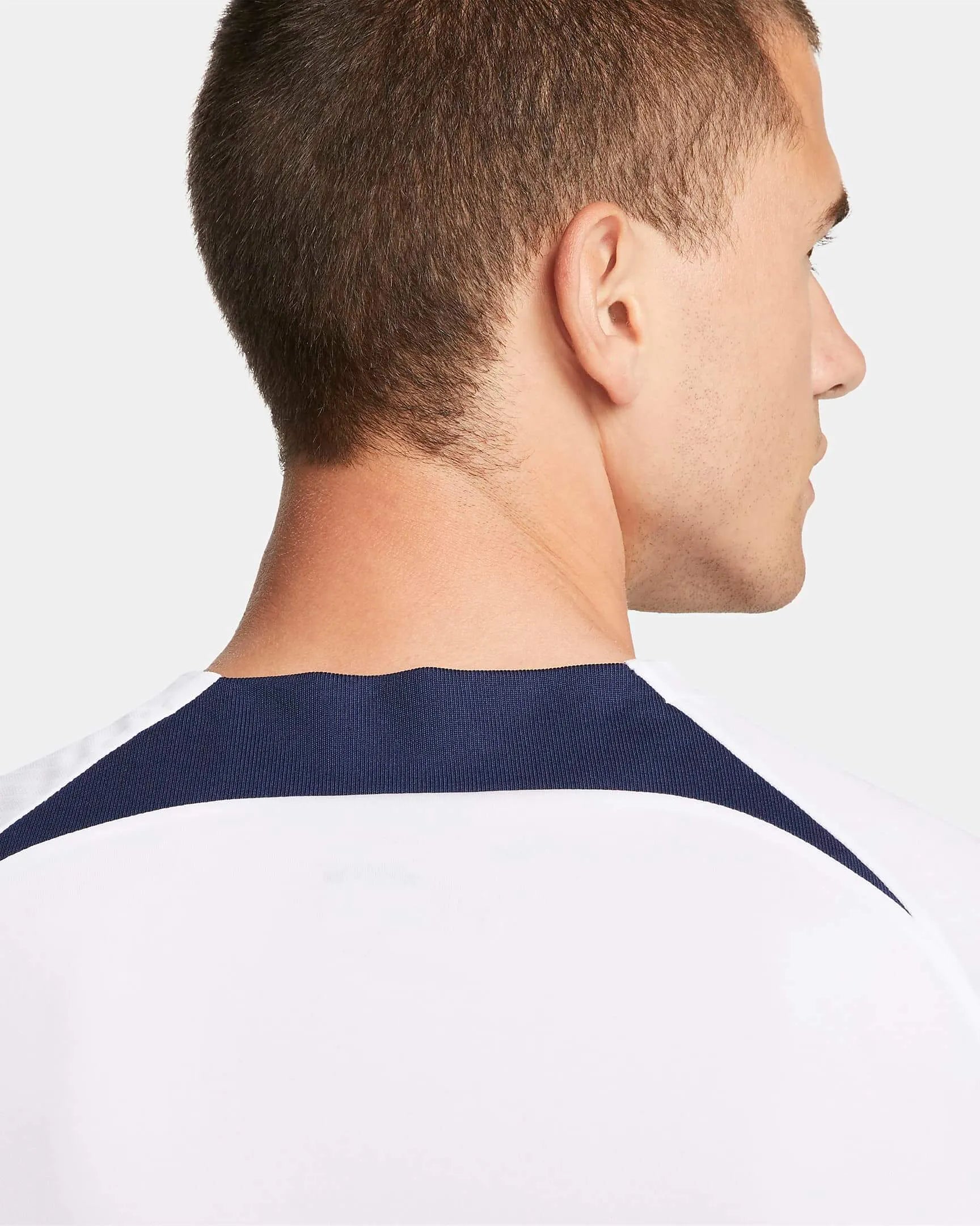 Nike 2022-23 Paris Saint-Germain Strike Short-Sleeve Top (Detail 2)