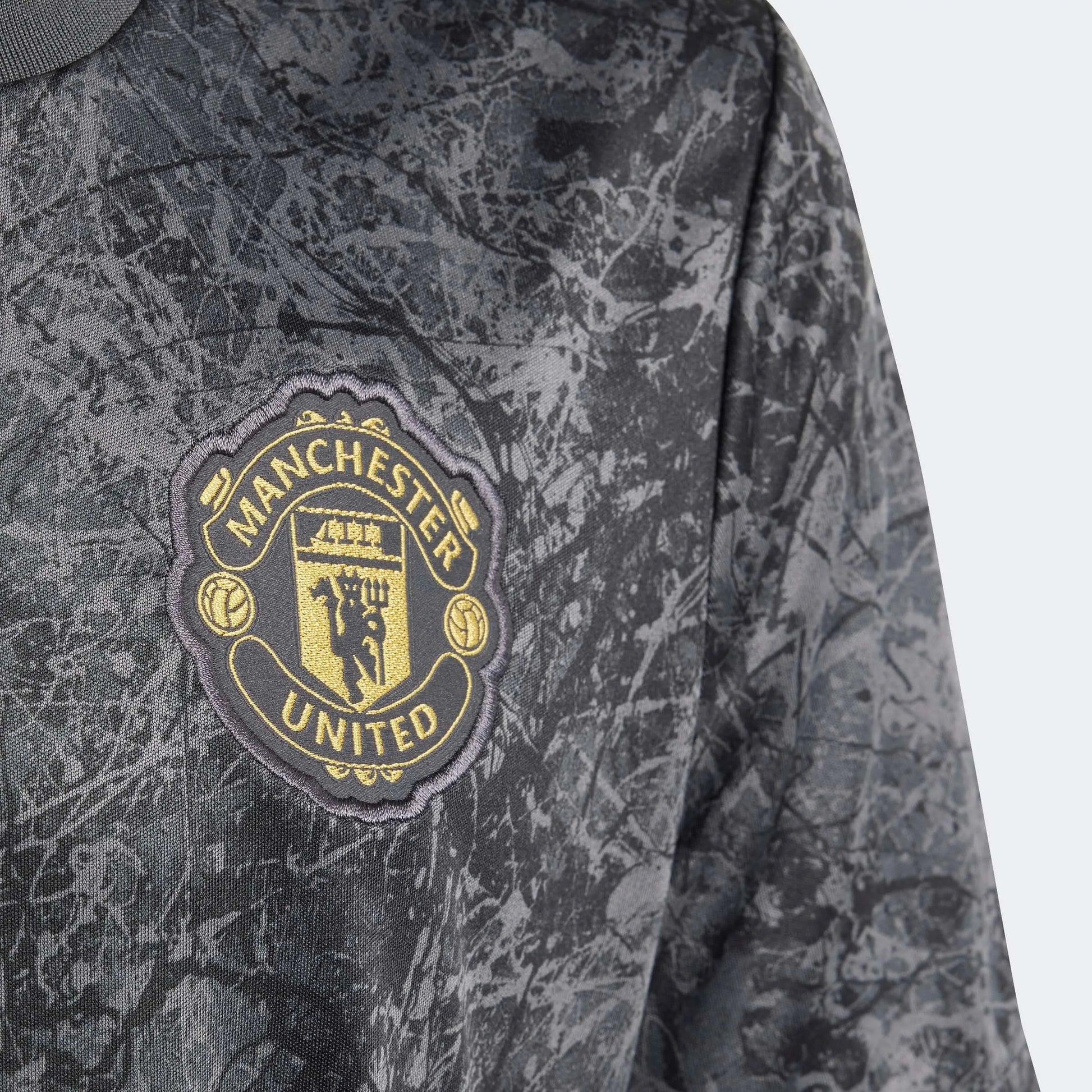 adidas 2023-24 Manchester United Youth SR Pre-Match Jersey (Detail 2)