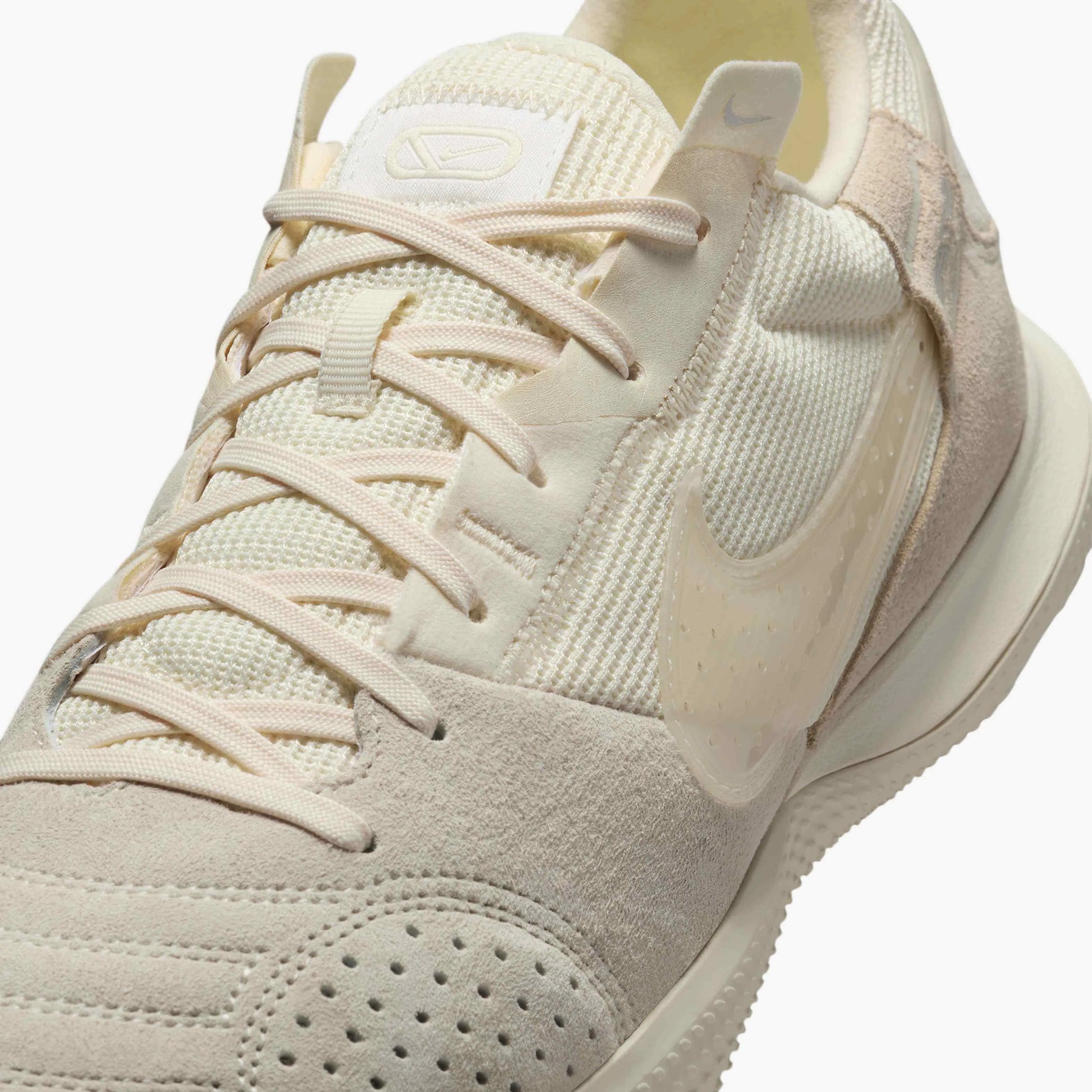 Nike Streetgato Coconut Milk/Coconut Milk (Detail 1)