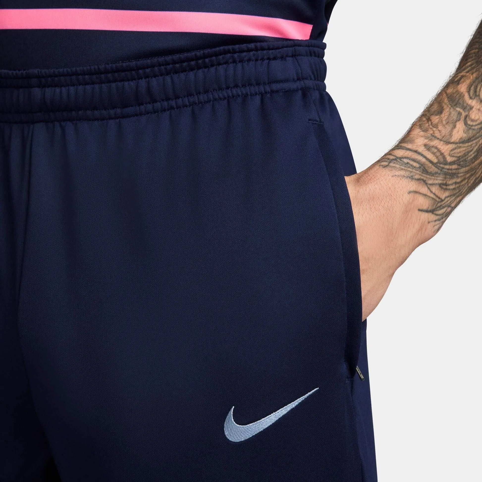 Nike 2024-25 France Dri-Fit Knit Pants (Detail 2)