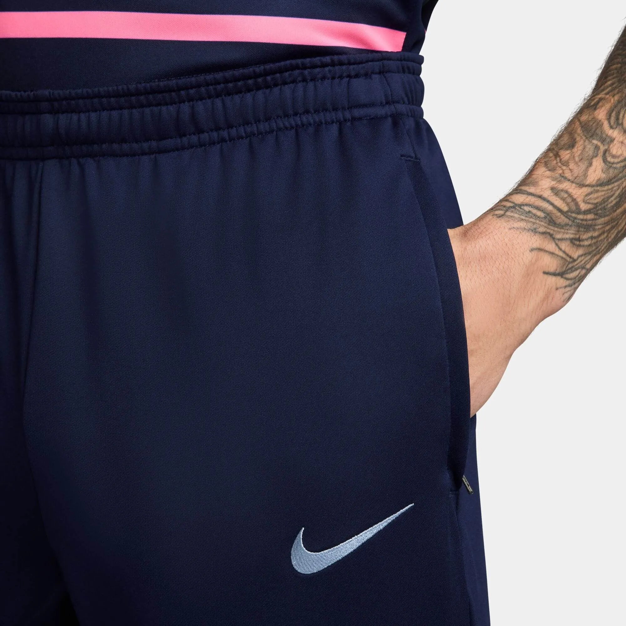 Nike 2024-25 France Dri-Fit Knit Pants (Detail 2)