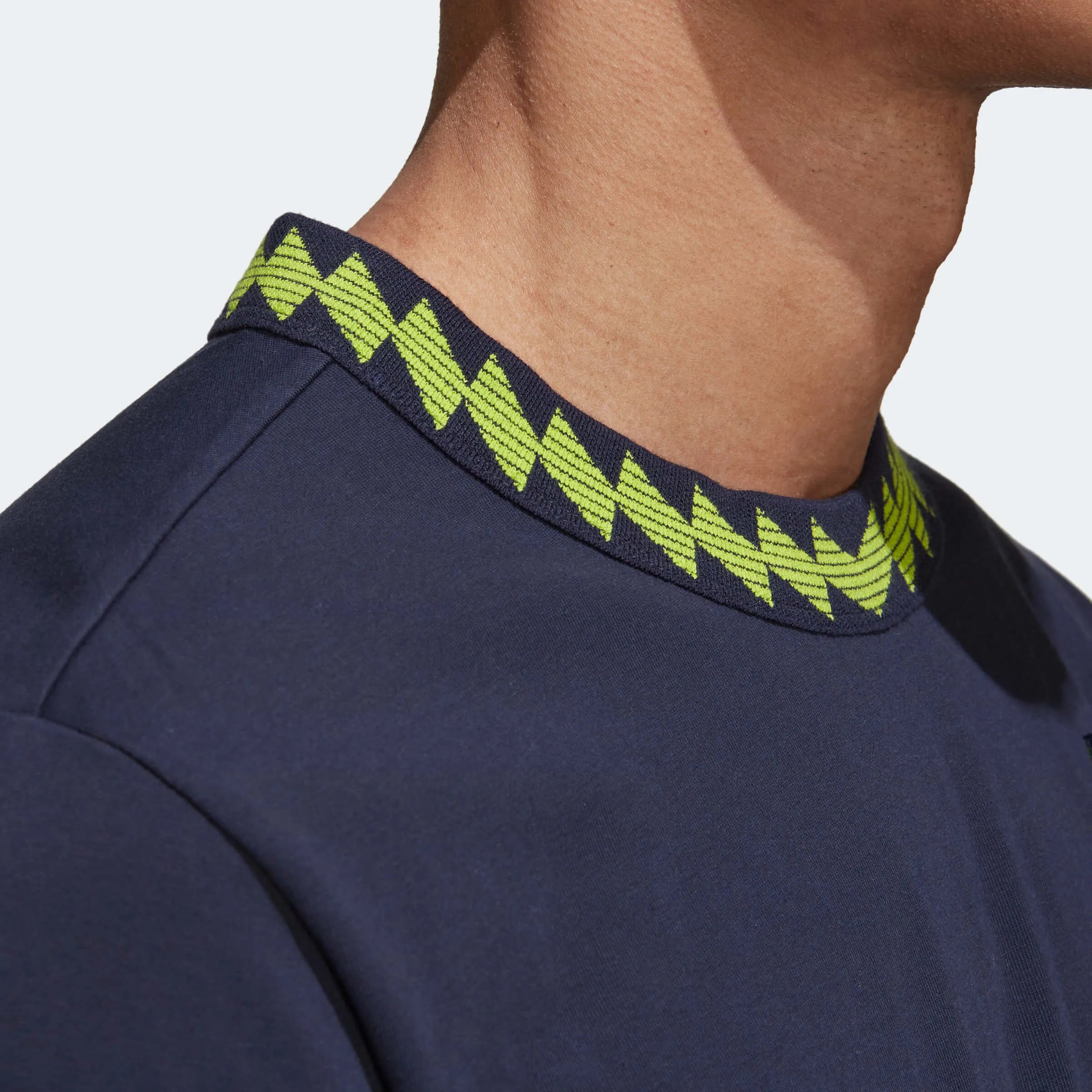 adidas 2022-23 Manchester United Lifestyler Tee - Legend Ink (Detail 2)