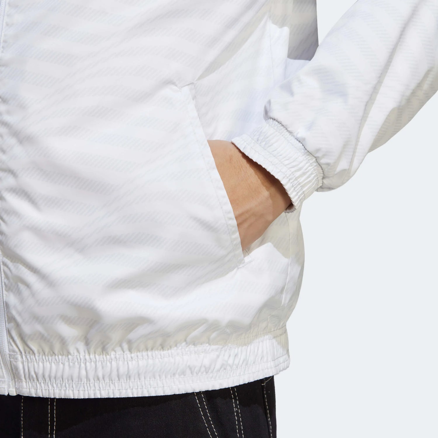 adidas 2023 Real Madrid Reversible Anthem Jacket - White (Detail 3)