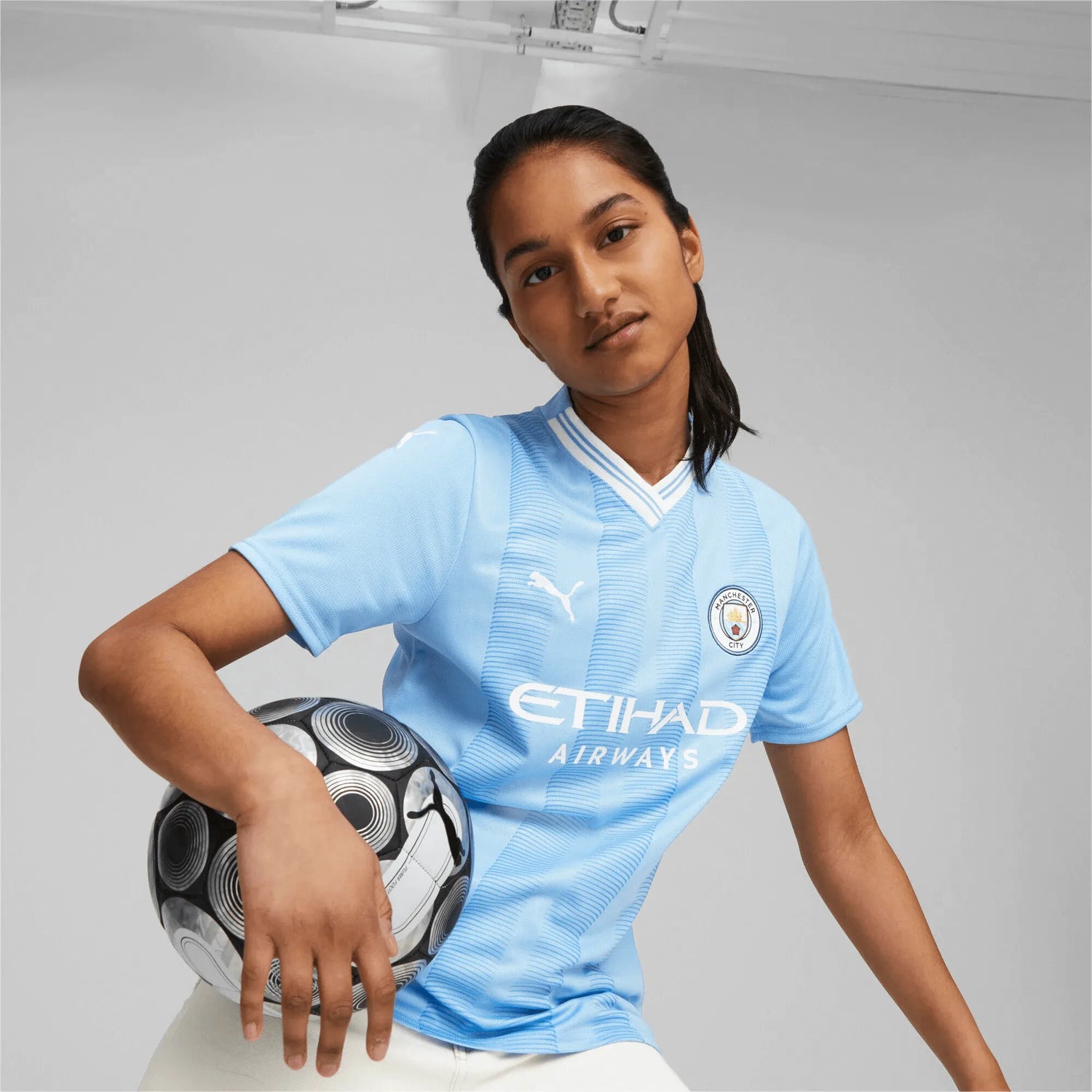Puma 2023-24 Manchester City Women's Stadium Home Jersey (Model - Front)