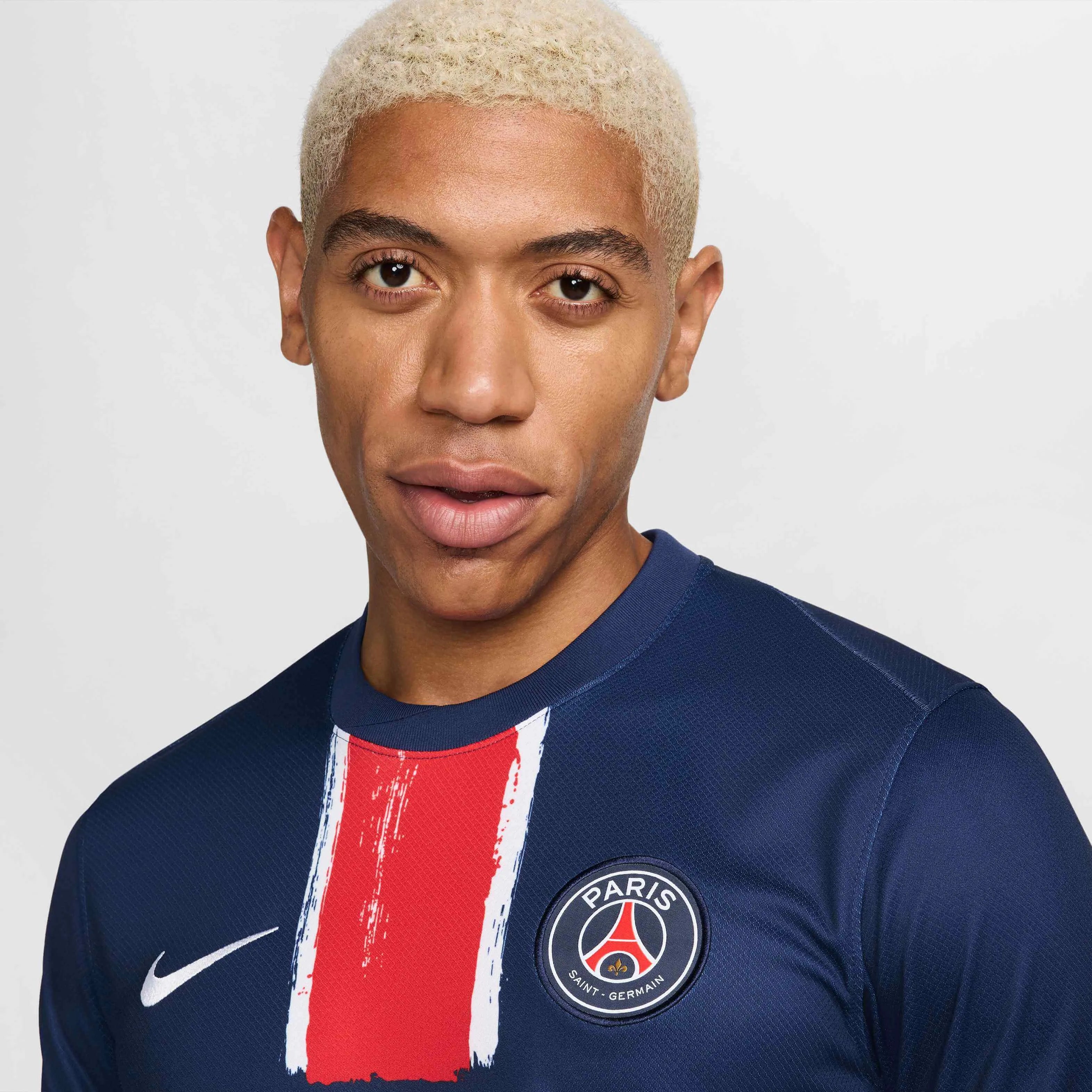 Nike 2024-25 PSG Men's Stadium Home Jersey (Detail 1)