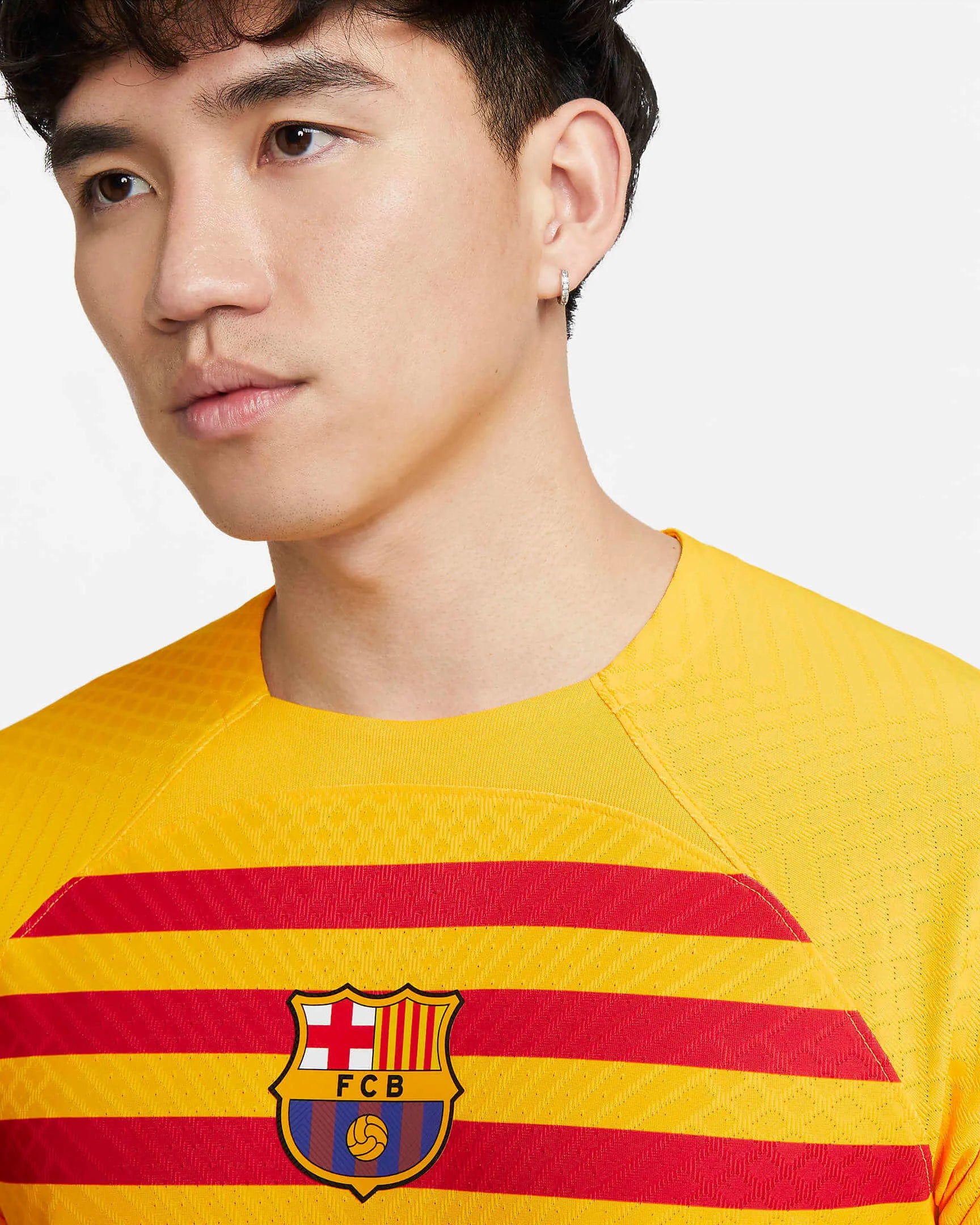 Nike 2022-23 FC Barcelona Authentic Fourth Jersey - Yellow-Red (Detail 1)