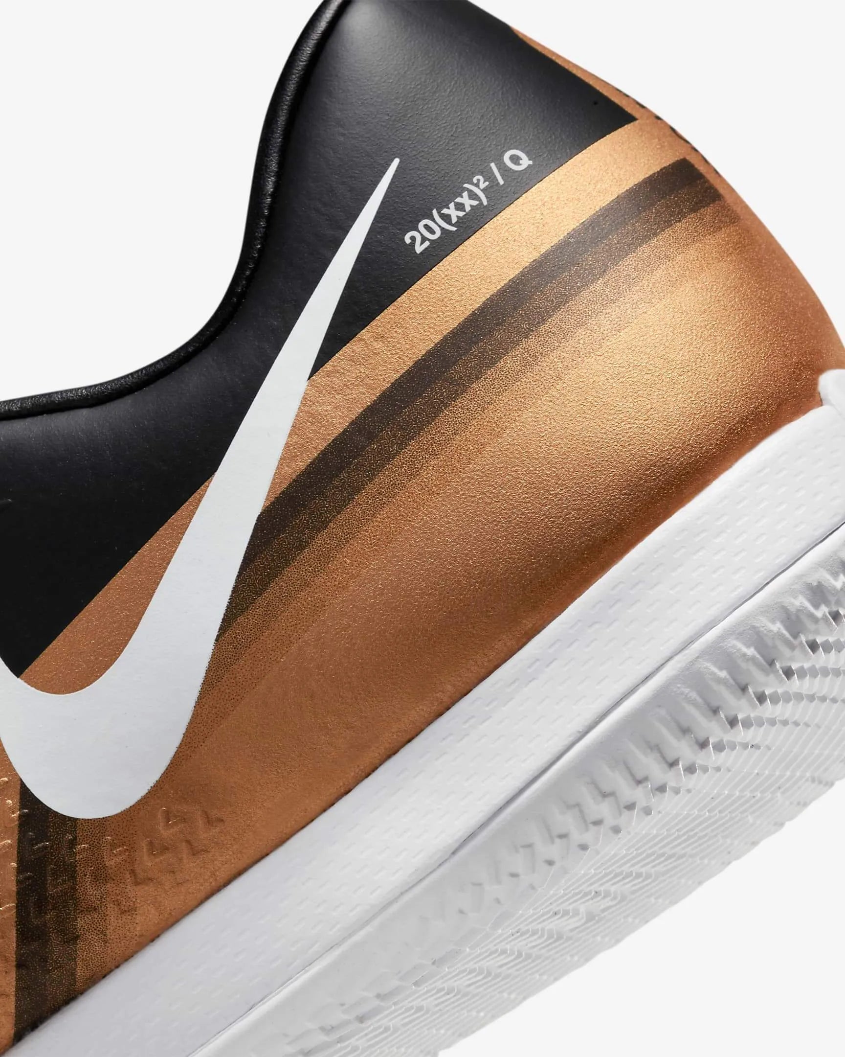 Nike Phantom GT2 Academy IC -Metallic Copper (Detail 2)