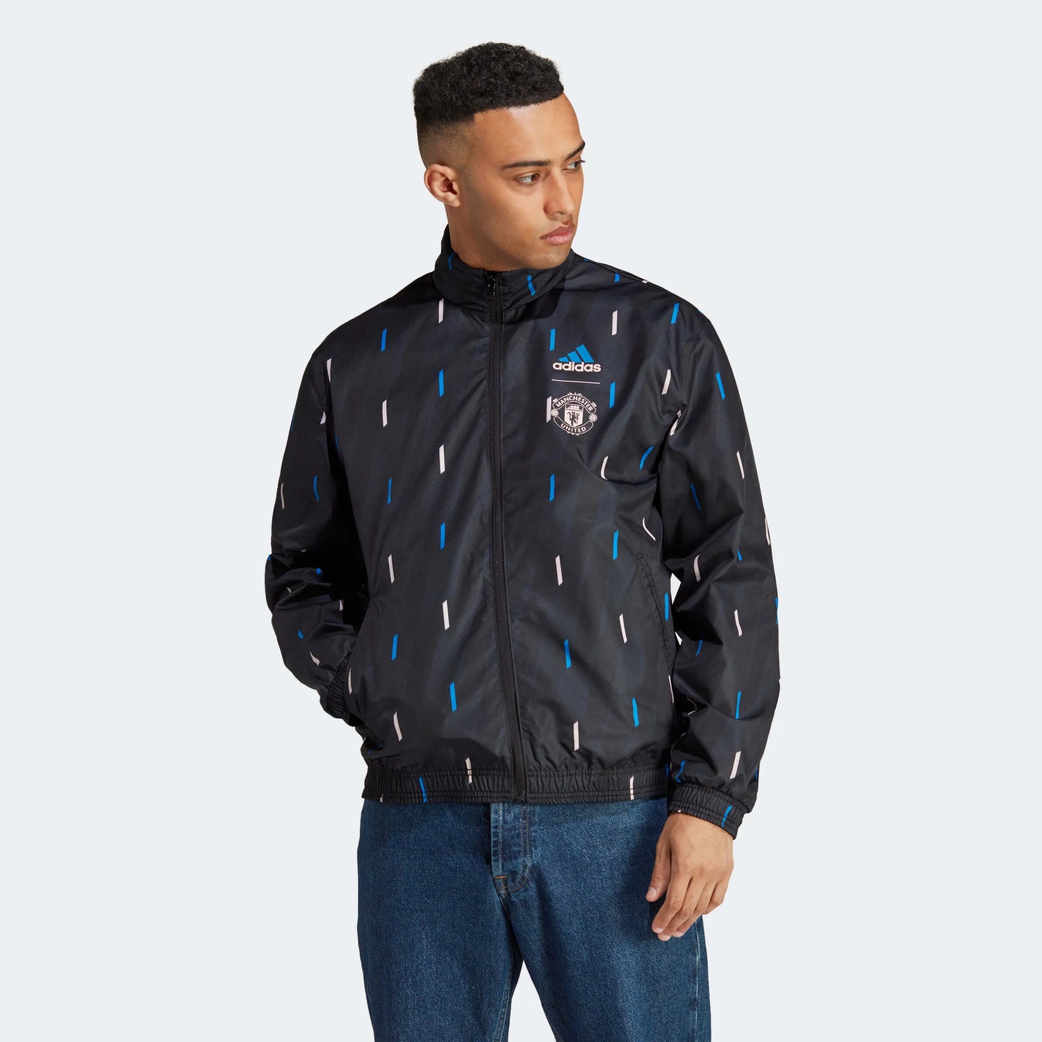 adidas 2022-23 Manchester United Anthem Jacket - Black (Model - Front)