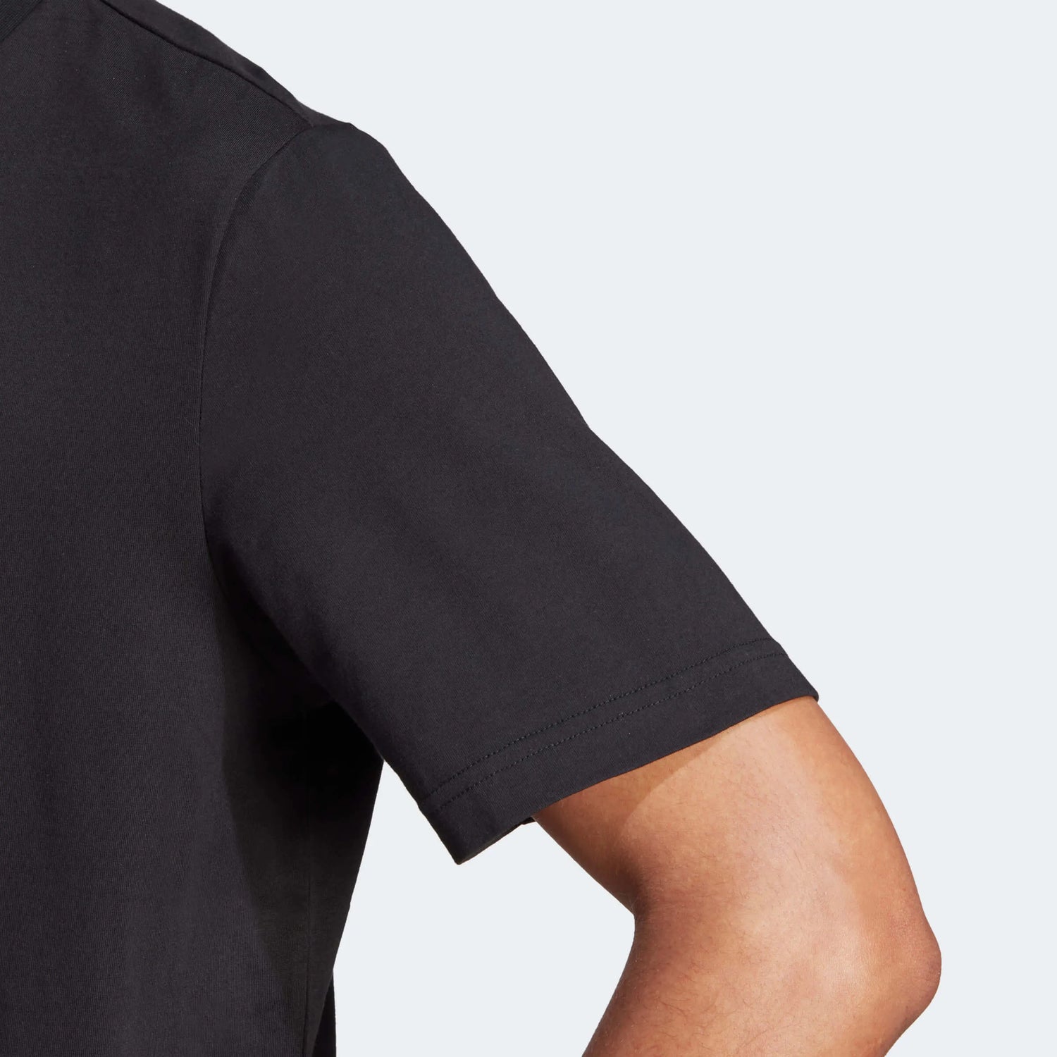 adidas 2023-24 Manchester United Men's DNA Graphic Tee (Detail 2)