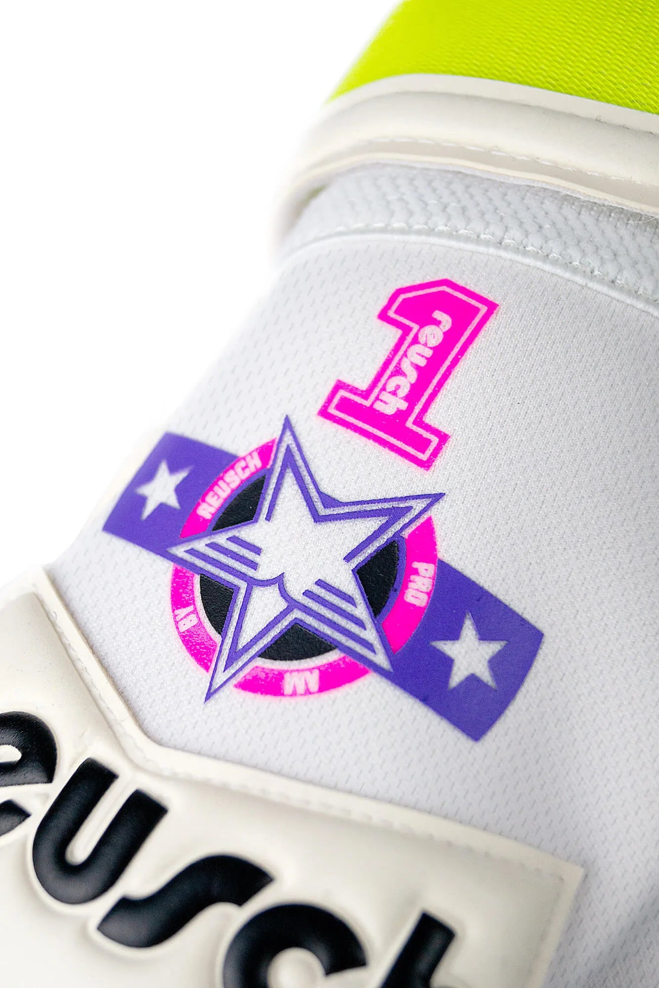 Reusch Legacy Pro AM Silver Goalkeeper Gloves (Detail 1)