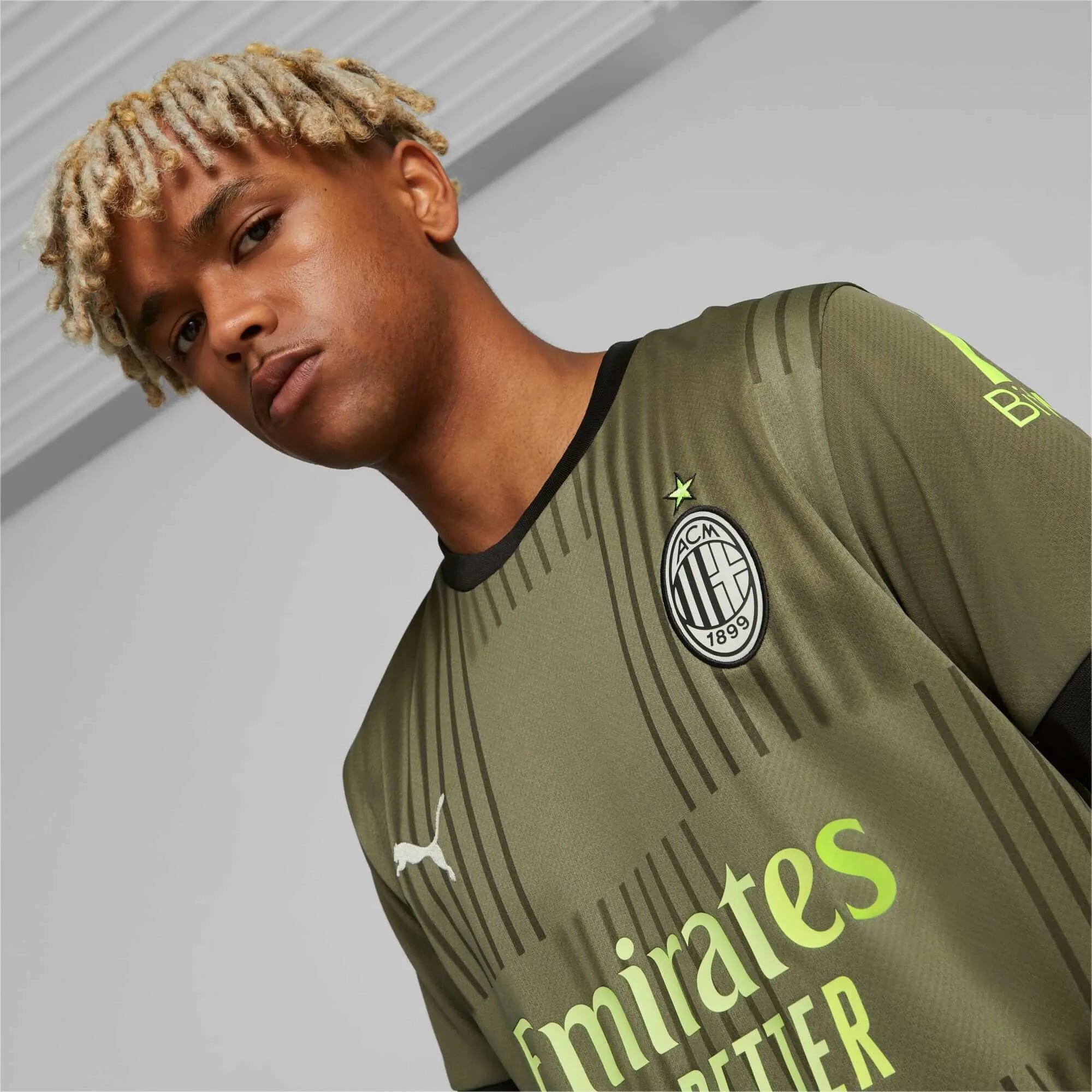 Puma 2022-23 AC Milan Third Jersey (Detail 1)