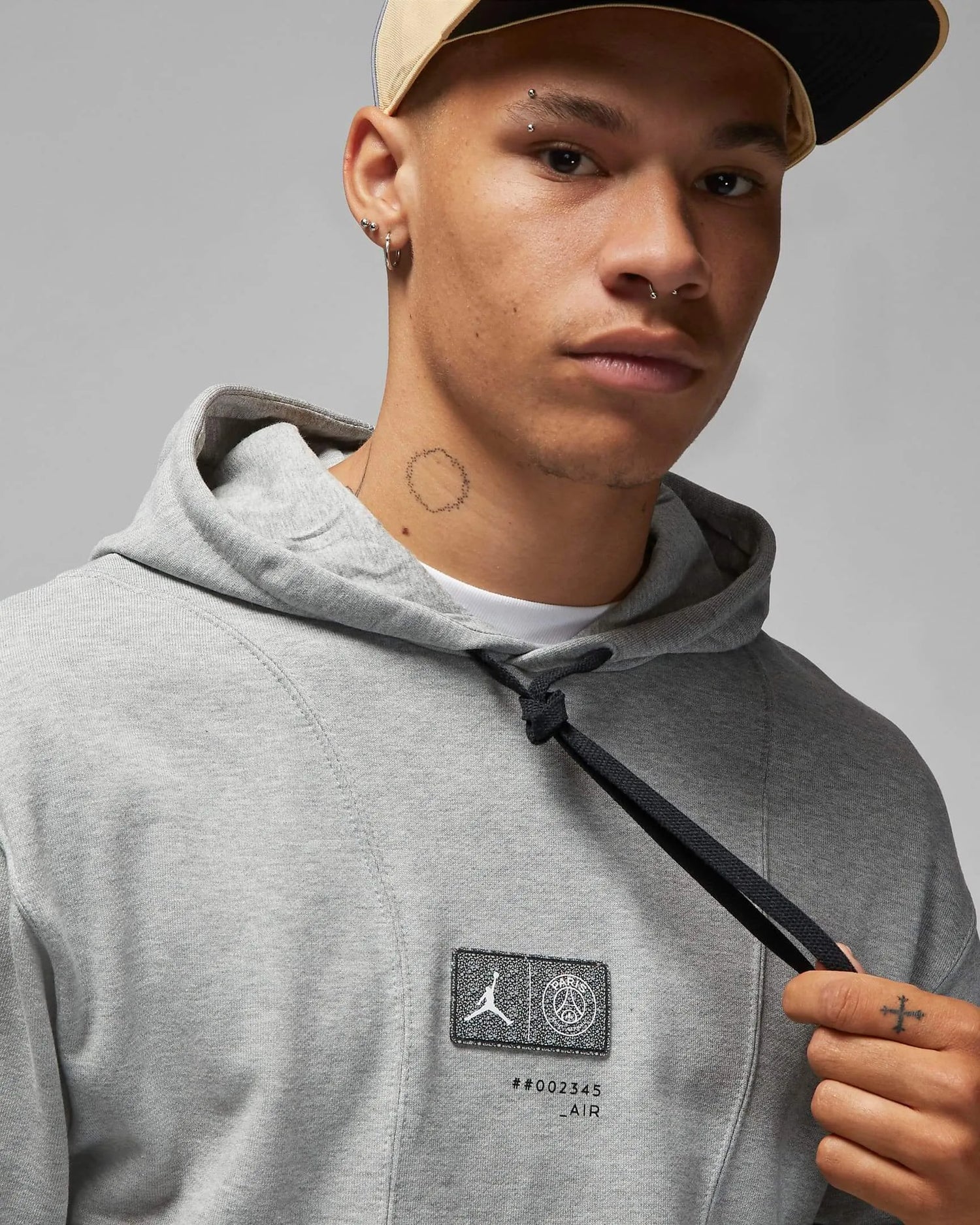 Nike 2022-23 PSG Mens Pullover Hoodie (Detail 1)