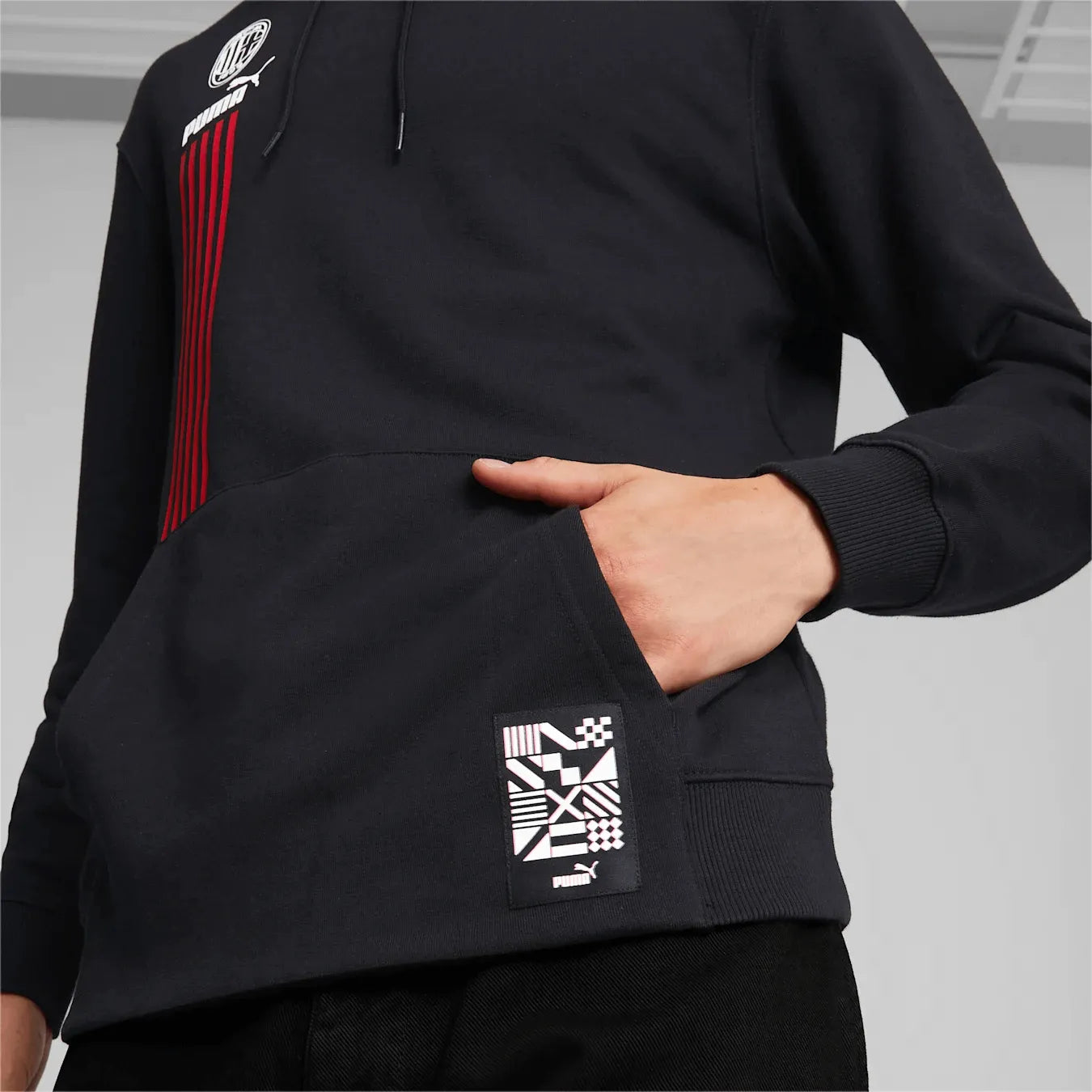 Puma 2022-23 AC Milan FTBLCulture Hoody - Black-Red (Detail 2)