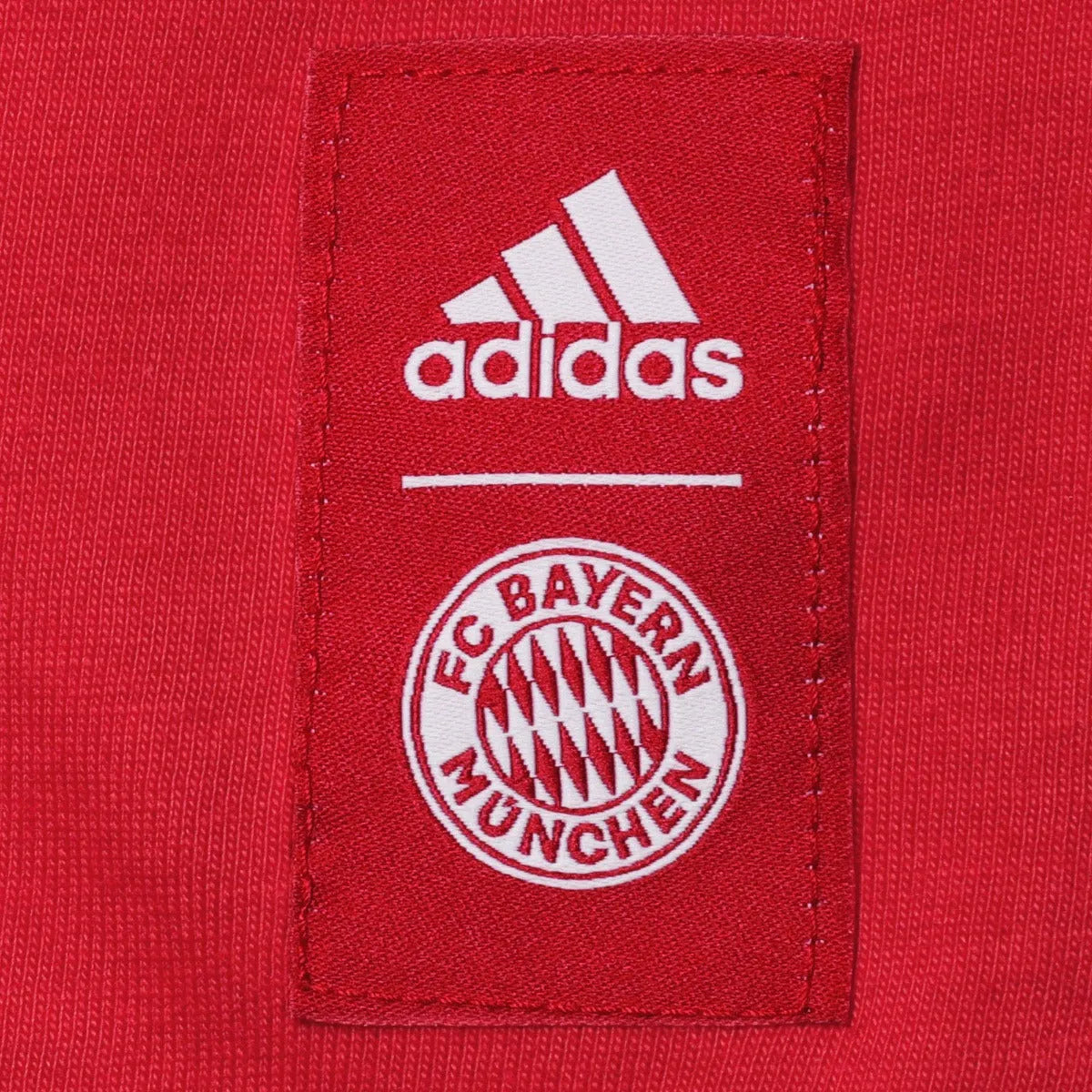 Adidas 2021-22 Bayern Munich Tee - Red (Detail 1)