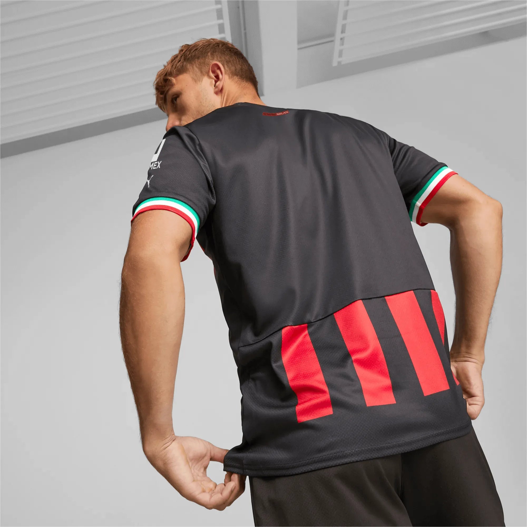Puma 2022-23 AC Milan Home Jersey Red-Black (Model - Back)
