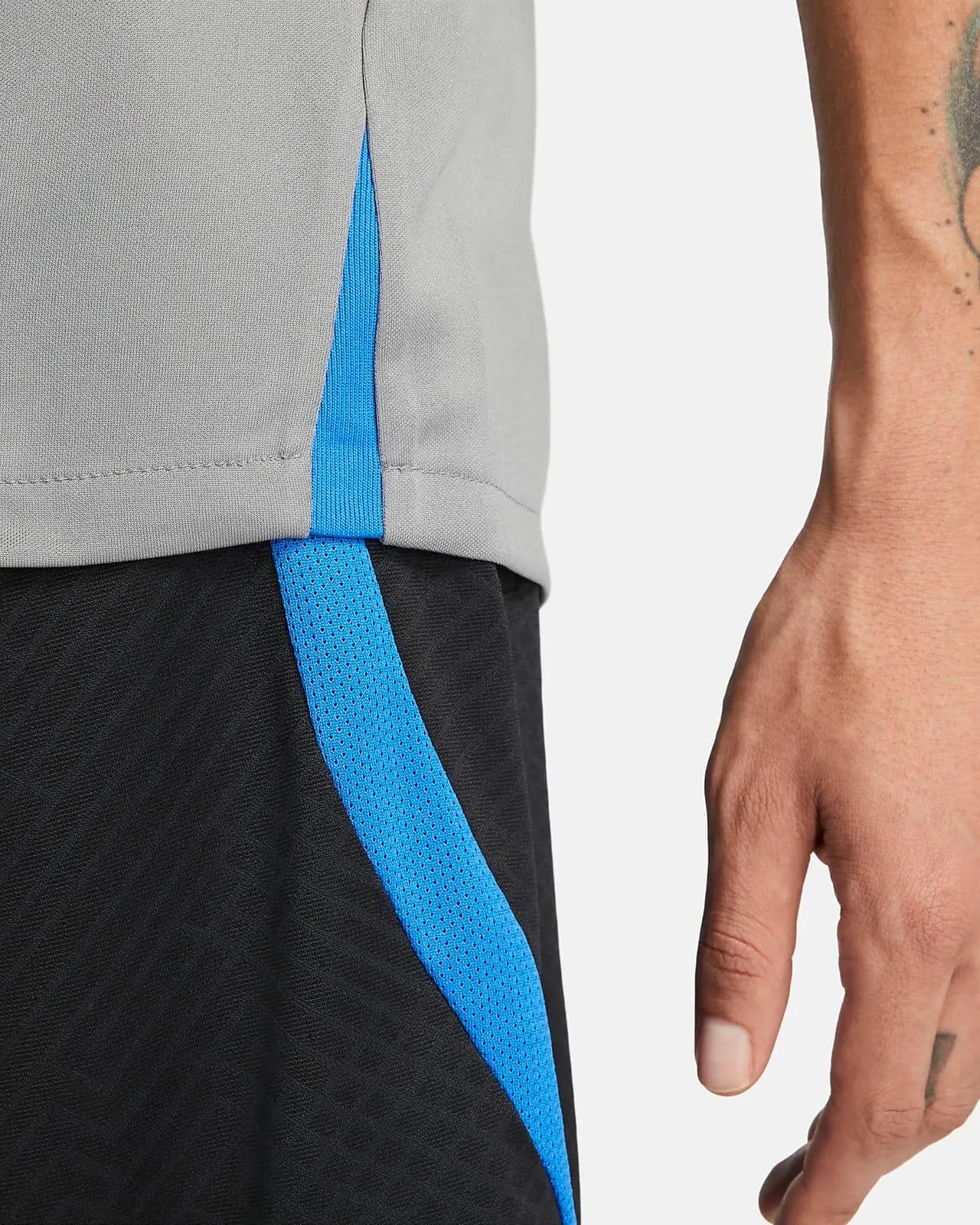Nike 2022-23 FC Barcelona Strike Short-Sleeve Top - Grey-Black (Detail 3)