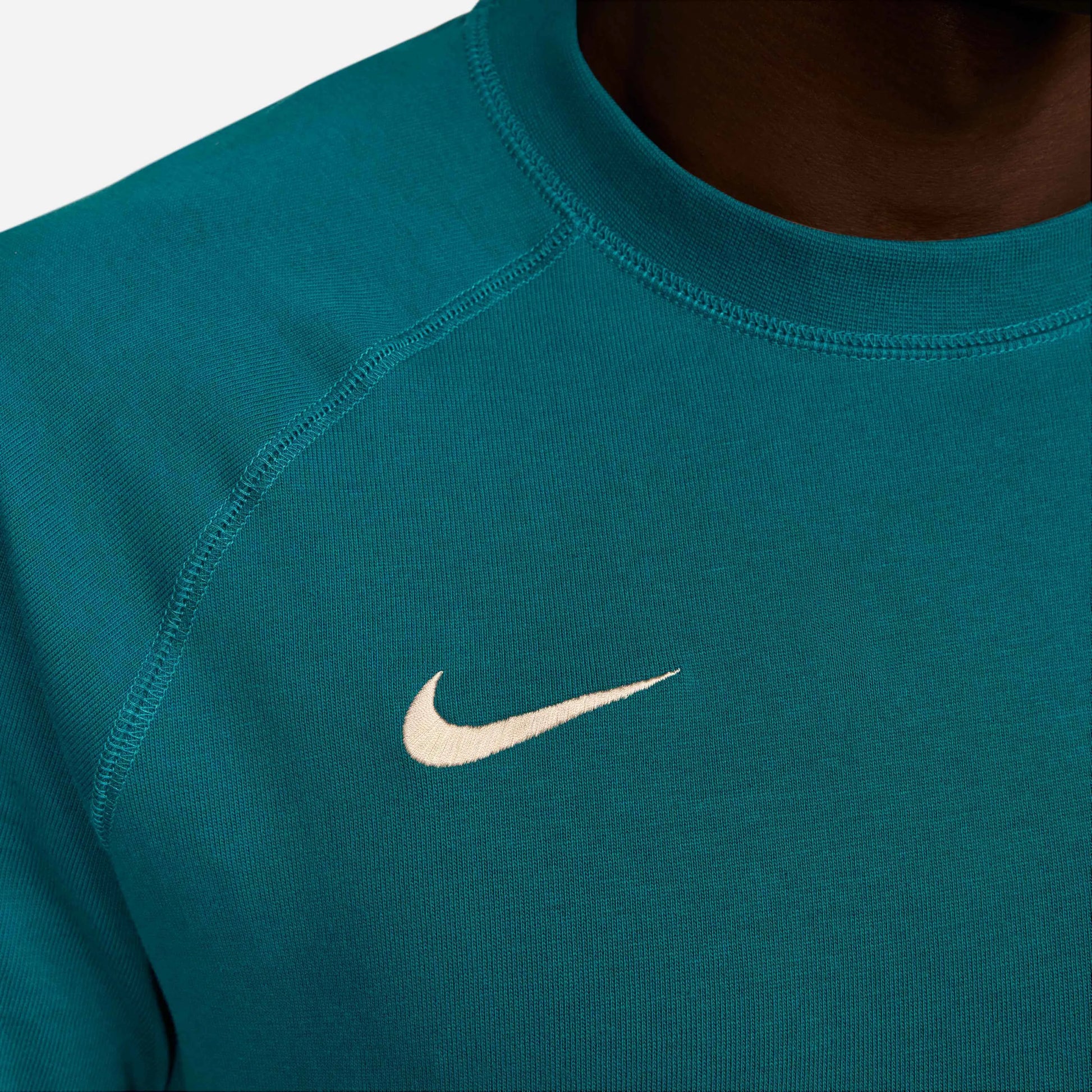 Nike 2024-25 PSG Men's Travel Top (Detail 4)