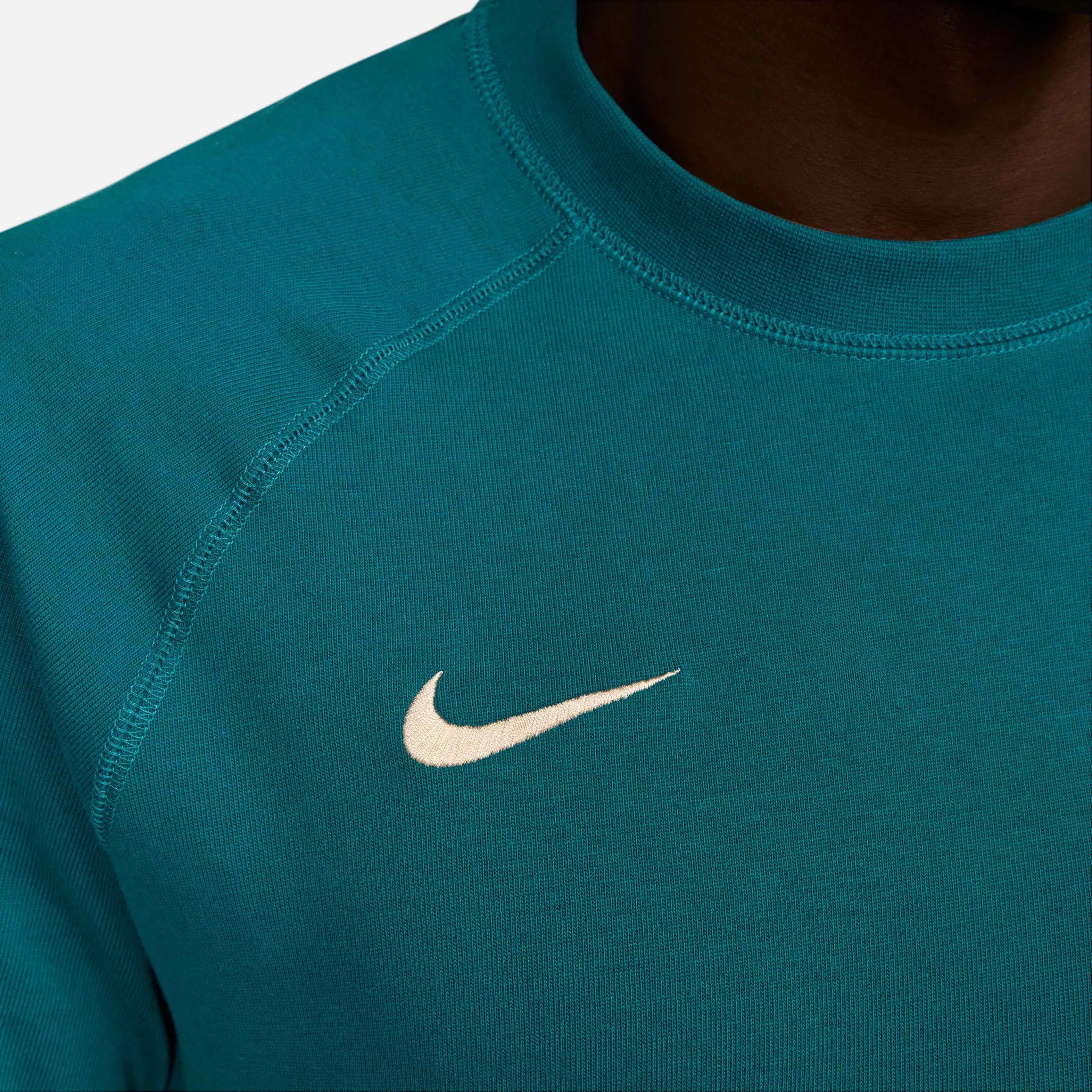 Nike 2024-25 PSG Men's Travel Top (Detail 4)