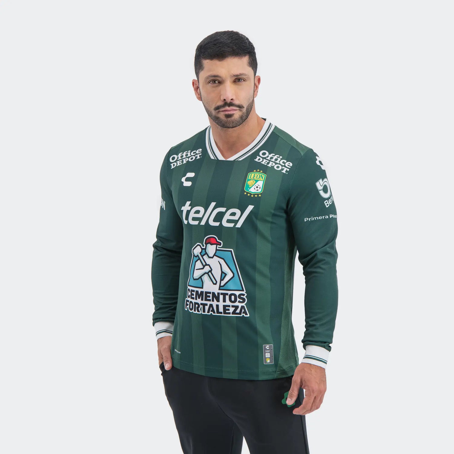Charly 2025-26 Leon Men's Stadium Home Long-Sleeve Soccer Jersey (Model - Front)
