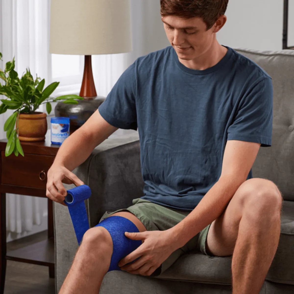 Mueller EasyGrip Ice Cooling Compression Wrap (Model 3)