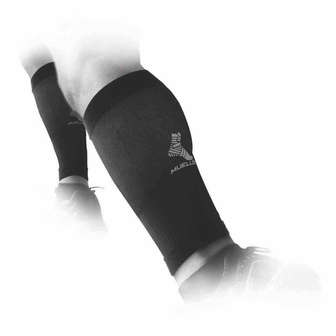 Mueller Graduated Compression Performance Calf Sleeves (Model)