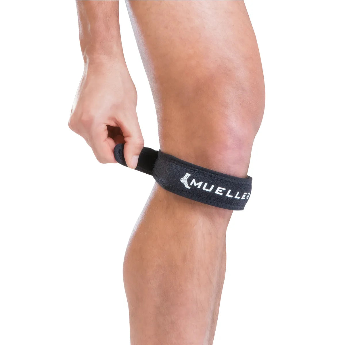 Mueller Sport Care Jumper's Knee Strap Black (Model - Front)