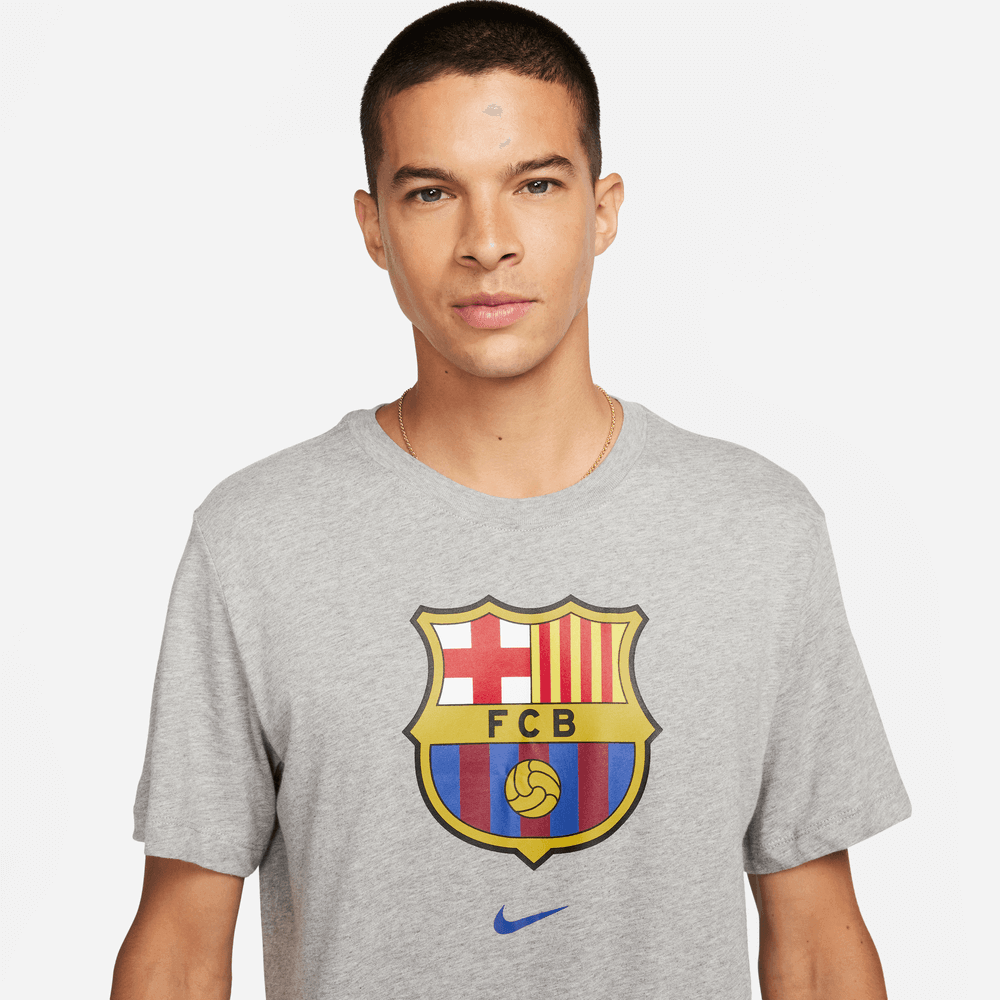 Nike 2023-24 Barcelona Men's Crest Tee (Detail 1)