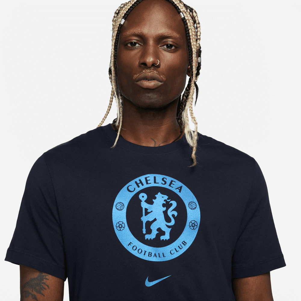 Nike 2023-24 Chelsea Men's Crest Tee (Detail 1)