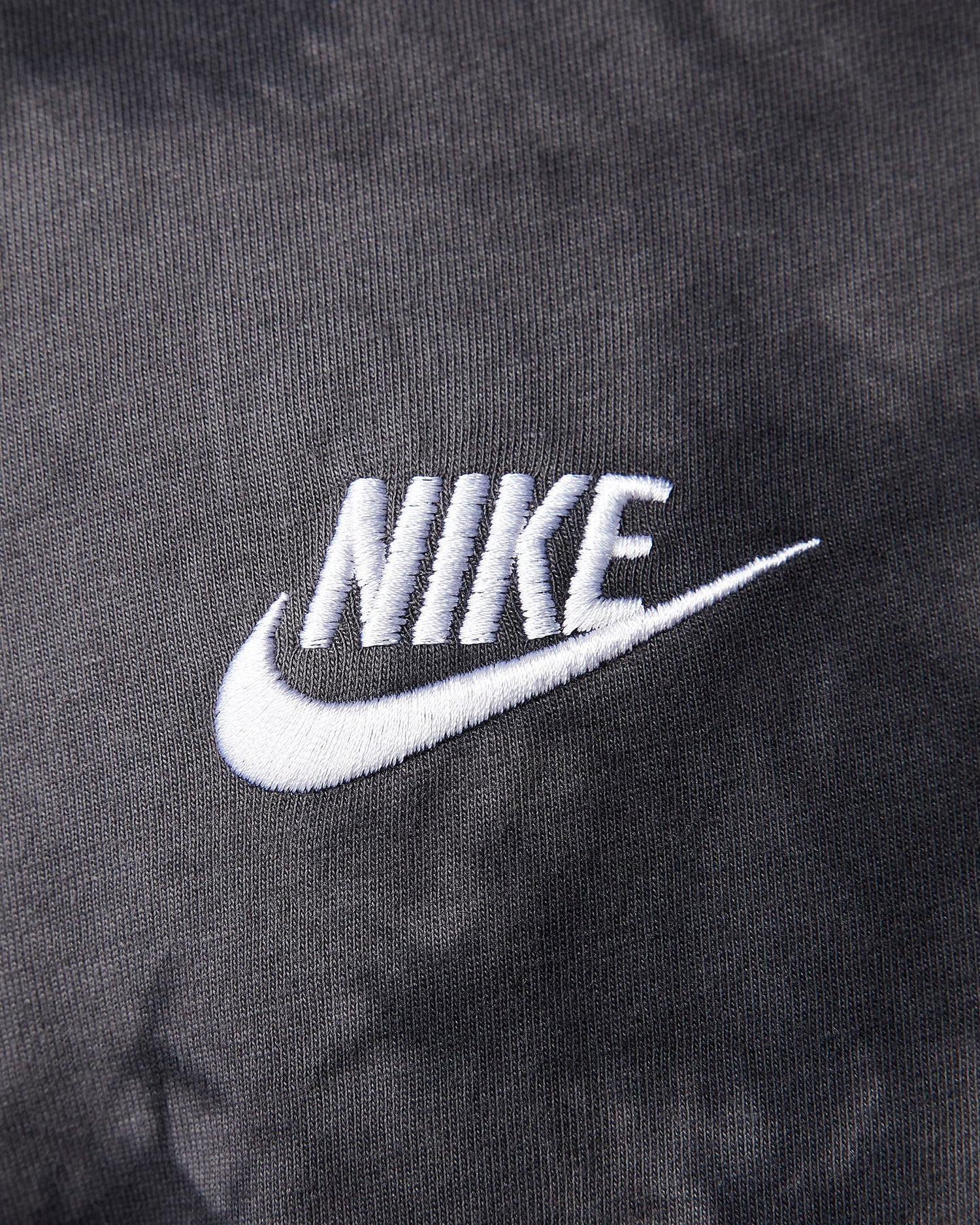 Nike 2023-24 PSG Men's Essential T-Shirt (Detail 3)