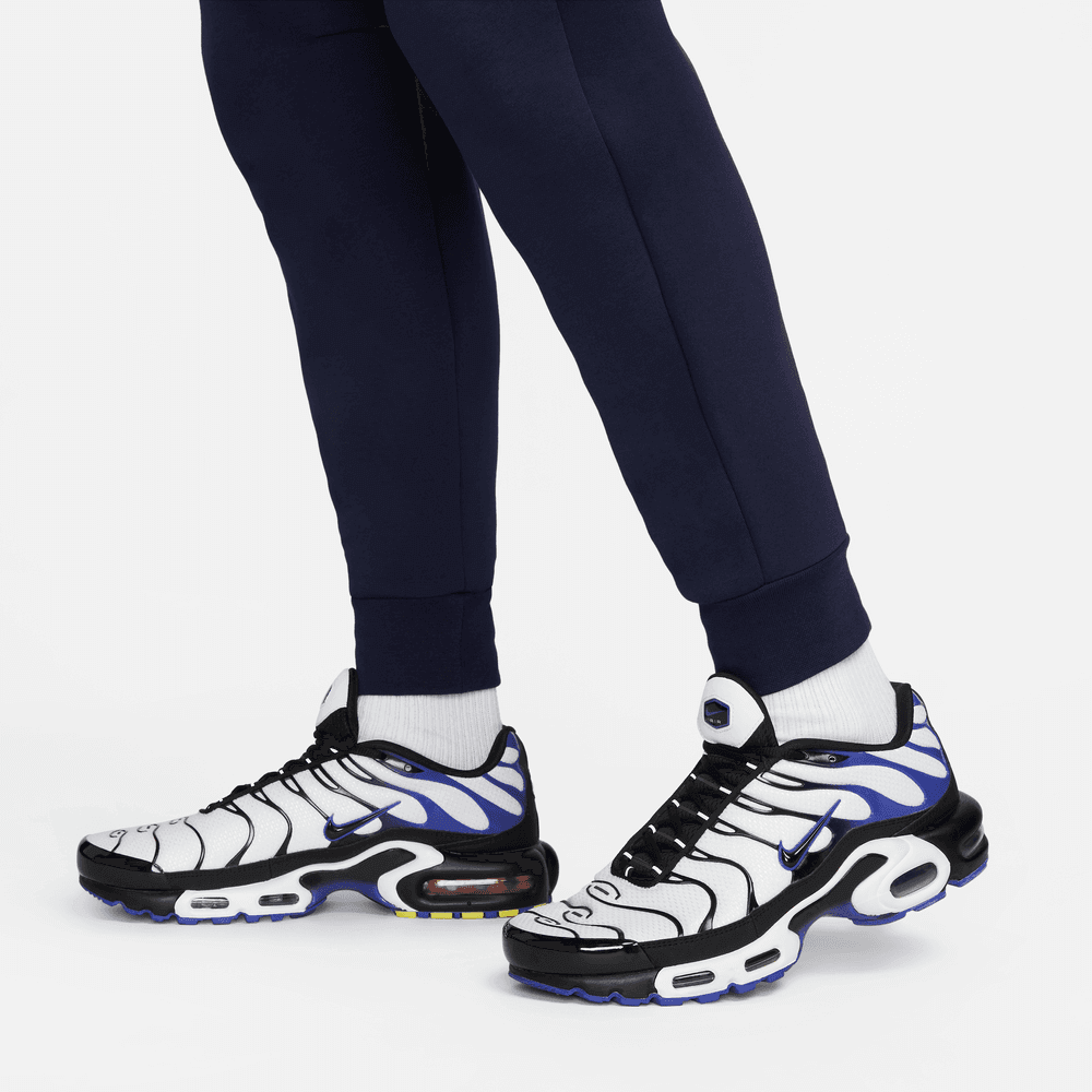 Nike 2023-24 PSG Men's Tech Fleece Pants (Detail 4)