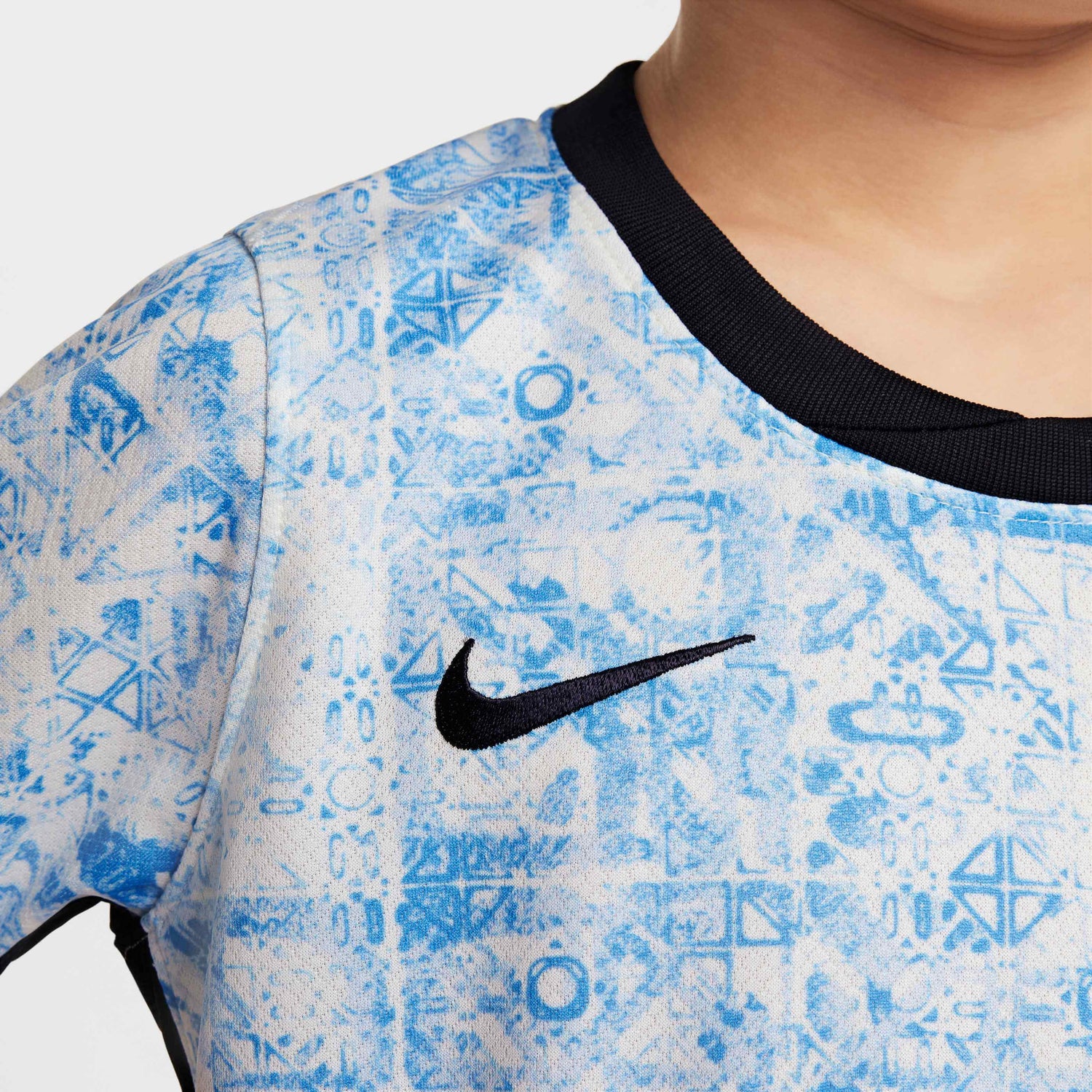 Nike 2024-25 Portugal Kids Stadium Away Kit (Detail 3)