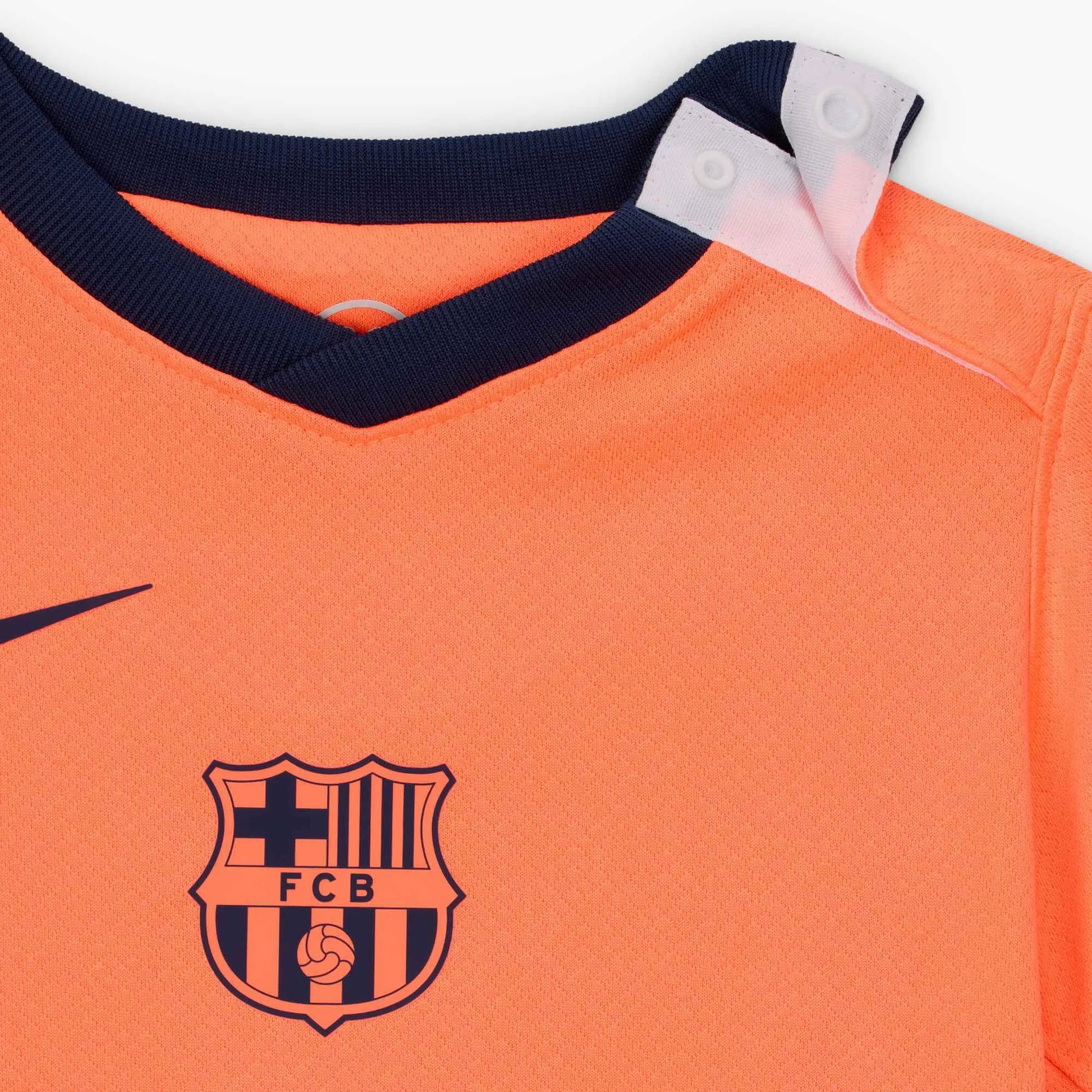 Nike 2025-26 Barcelona Infant Third Kit (Detail 1)