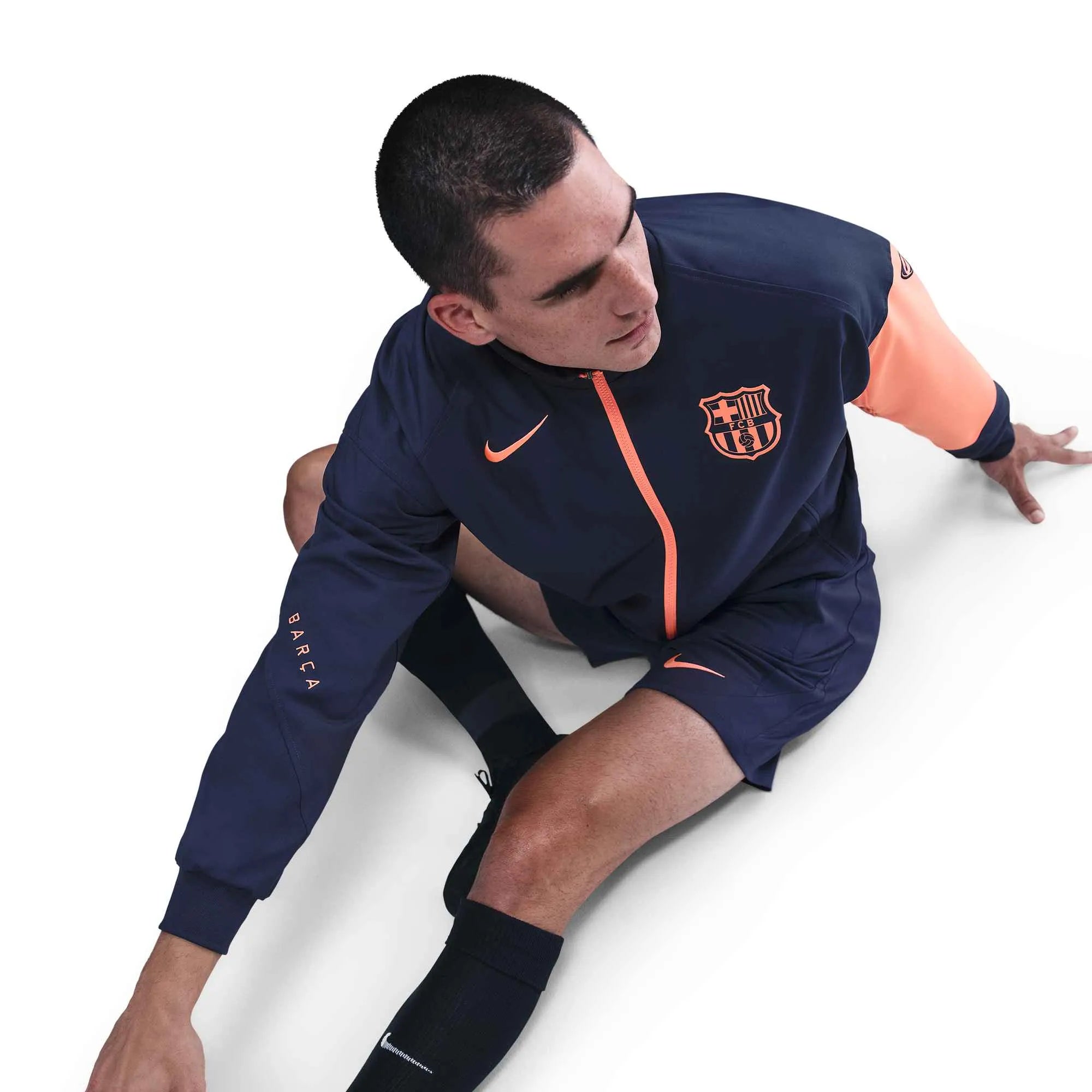 Nike 2025-26 Barcelona Men's DF Strike Anthem Jacket (Detail 2)