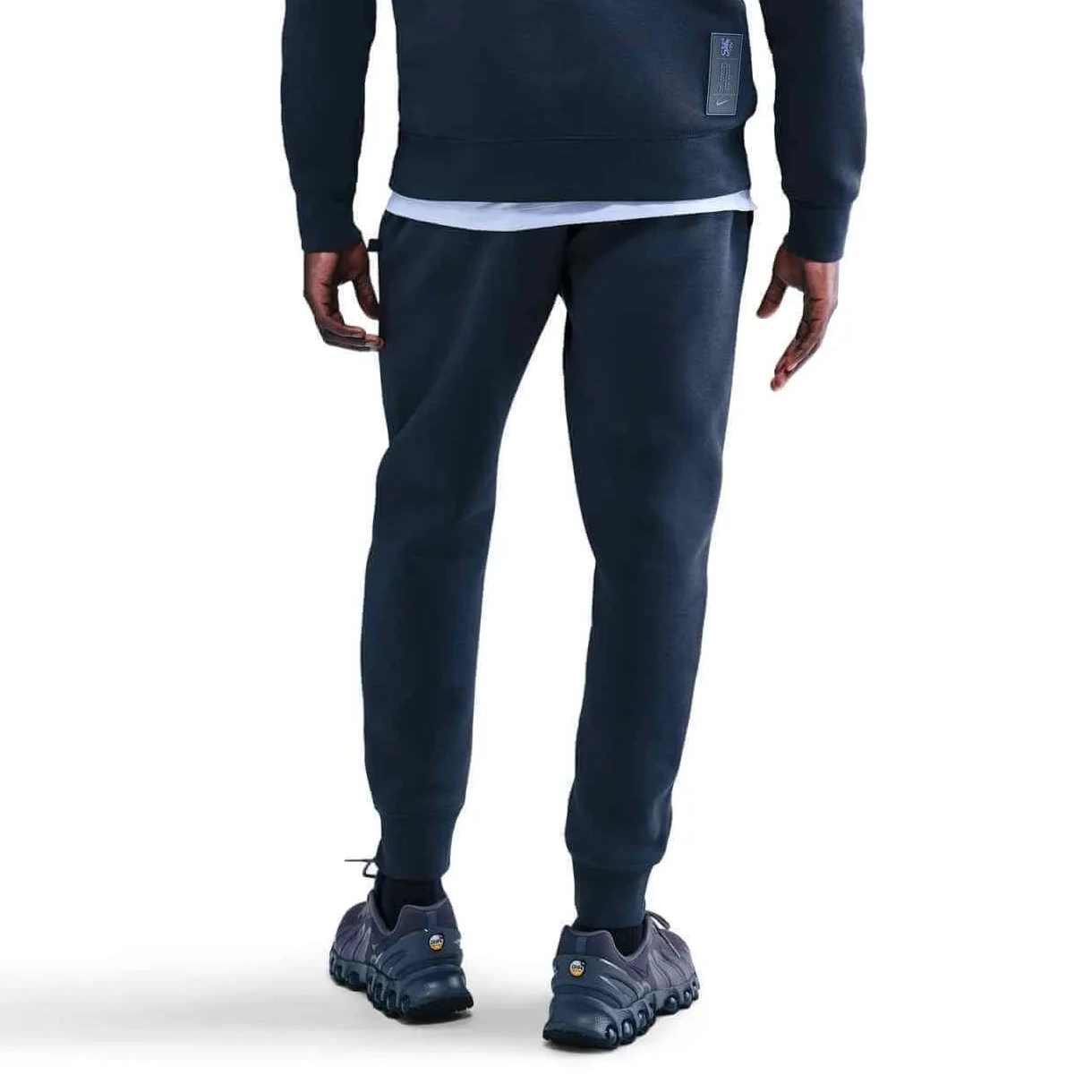 Nike 2025-26 Chelsea Men's Club Jogger (Model - Back)