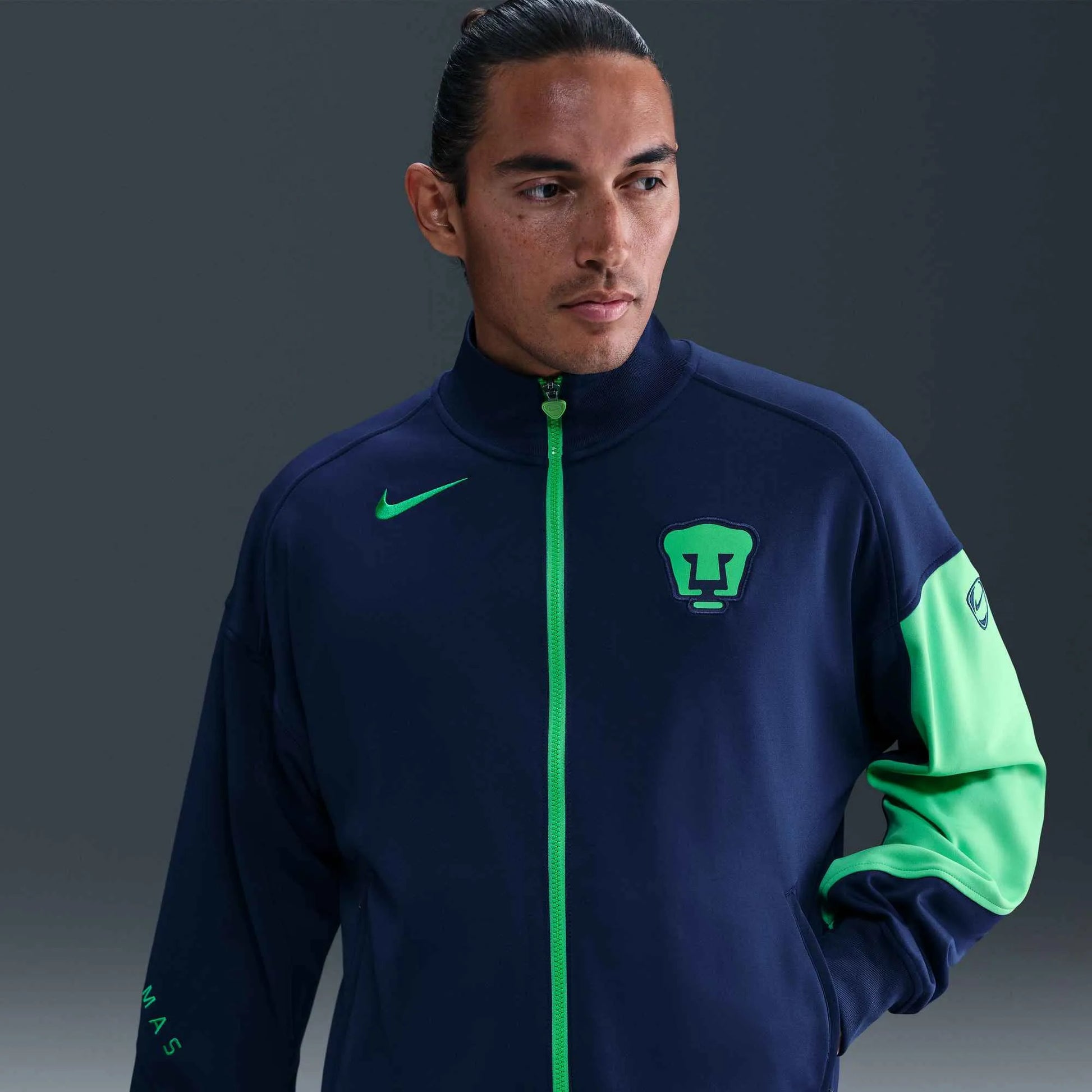 Nike 2025-26 Pumas Men's Academy Pro Anthem Jacket Blue Void/Green Shock/Green Shock (Detail 1)