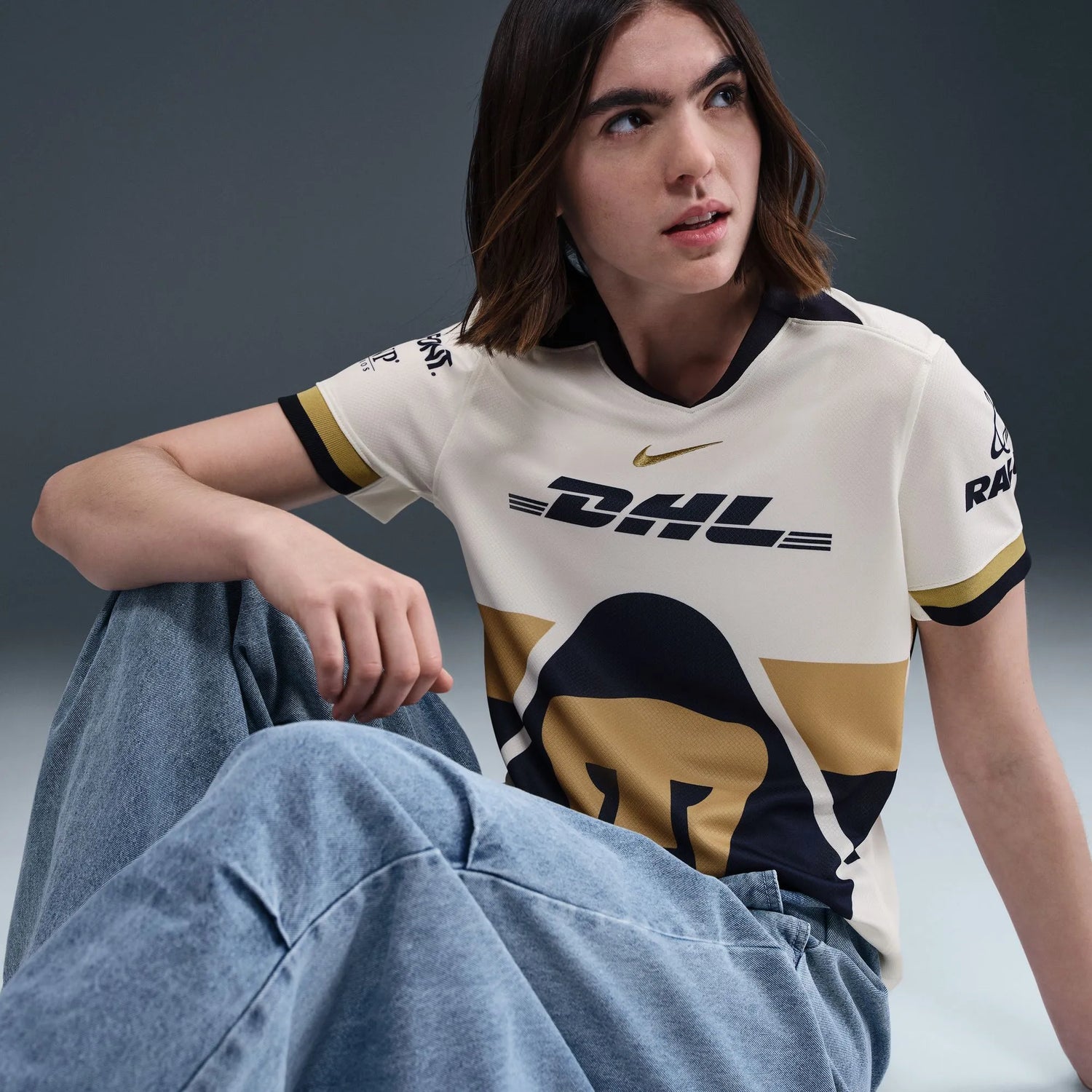 Nike 2025-26 Pumas Women's Stadium Home Soccer Jersey (Side)