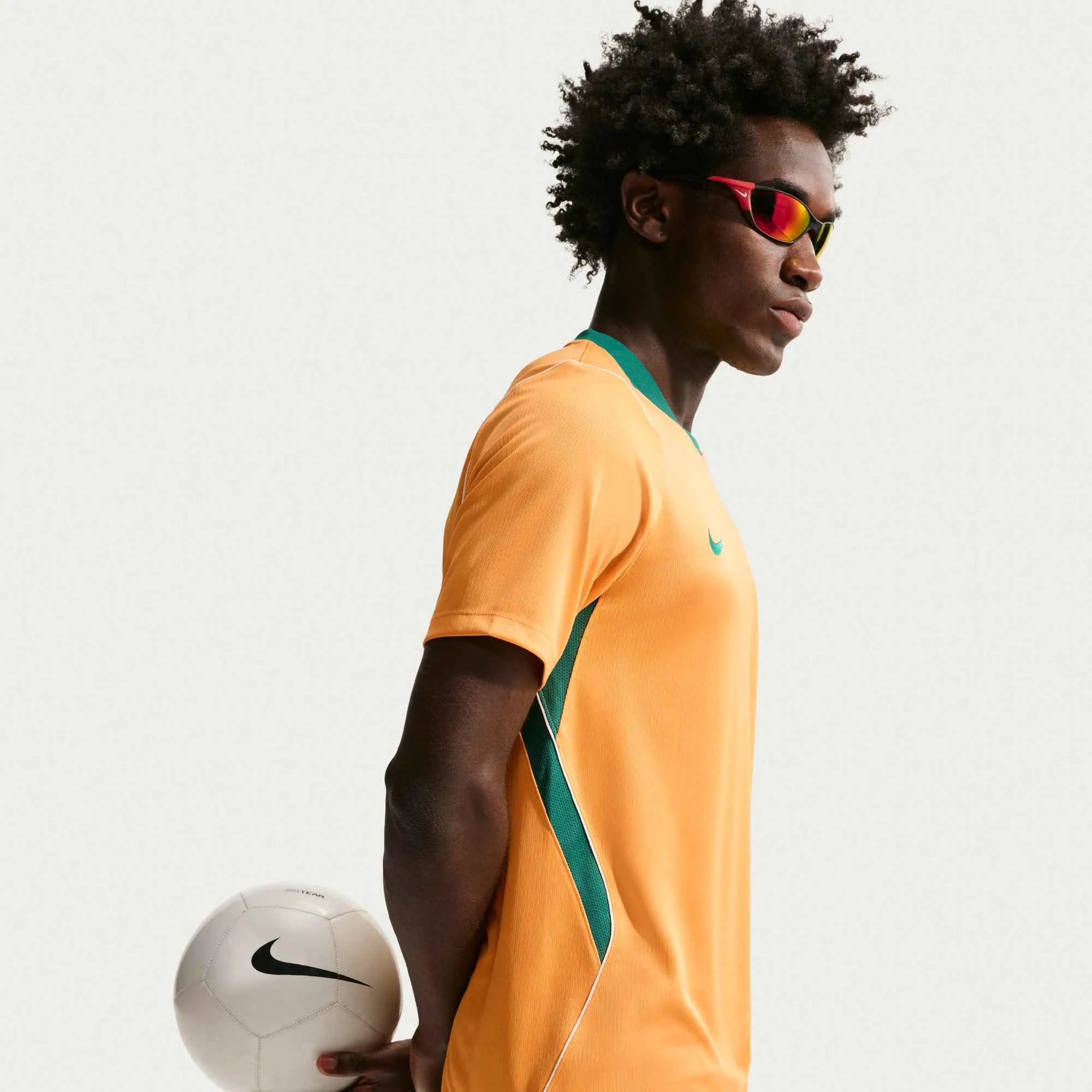 Nike 2026-27 Australia Men's Stadium Home Soccer Jersey (Side)