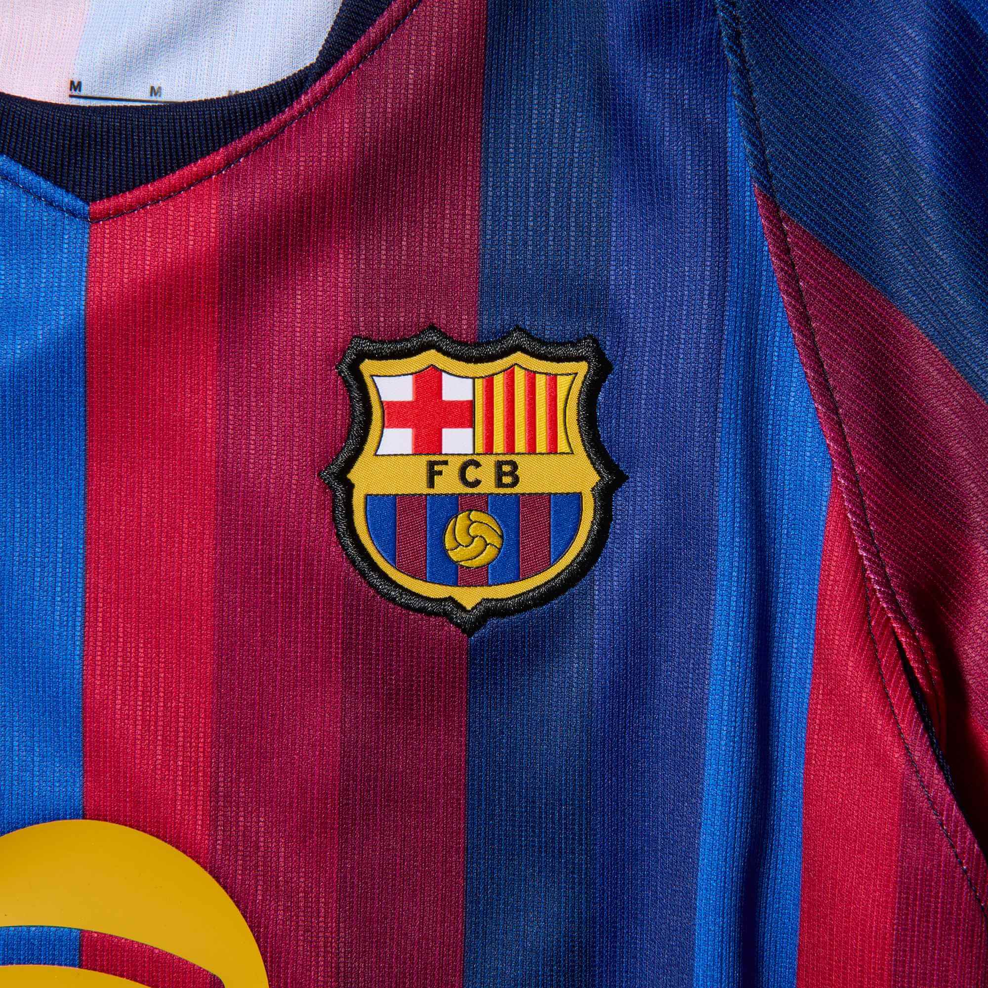 Nike 2026-27 Barcelona Little Kids' Stadium Home Kit (Detail 1)