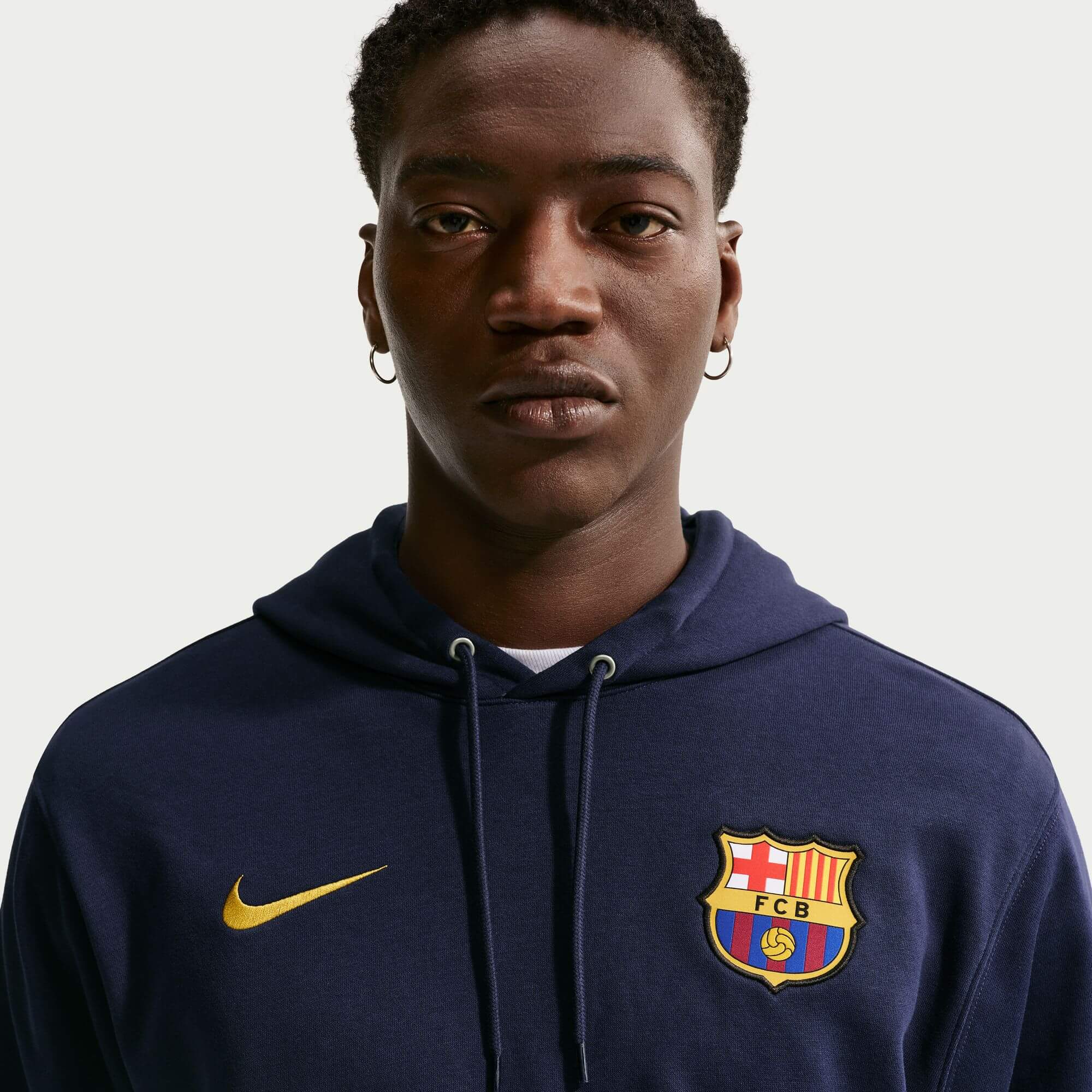 Nike 2026-27 Barcelona Men's Club Pullover Hoodie (Detail 2)