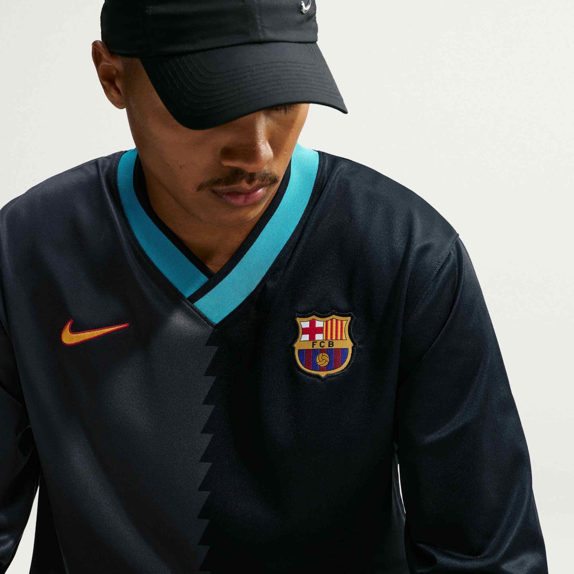 Nike 2026-27 Barcelona Men's Energy Third Long-Sleeve Soccer Jersey (Detail 2)