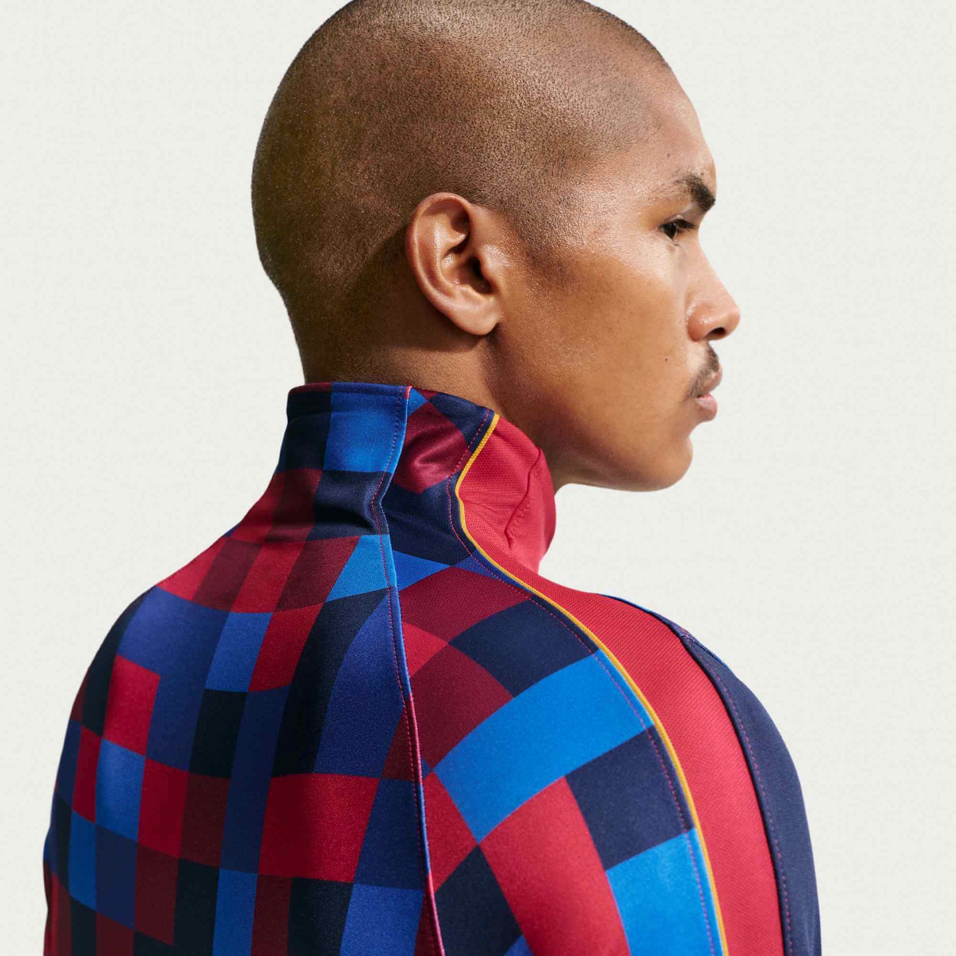 Nike 2026-27 Barcelona Men's Home Pre-Match Strike Drill Top (Detail 1)