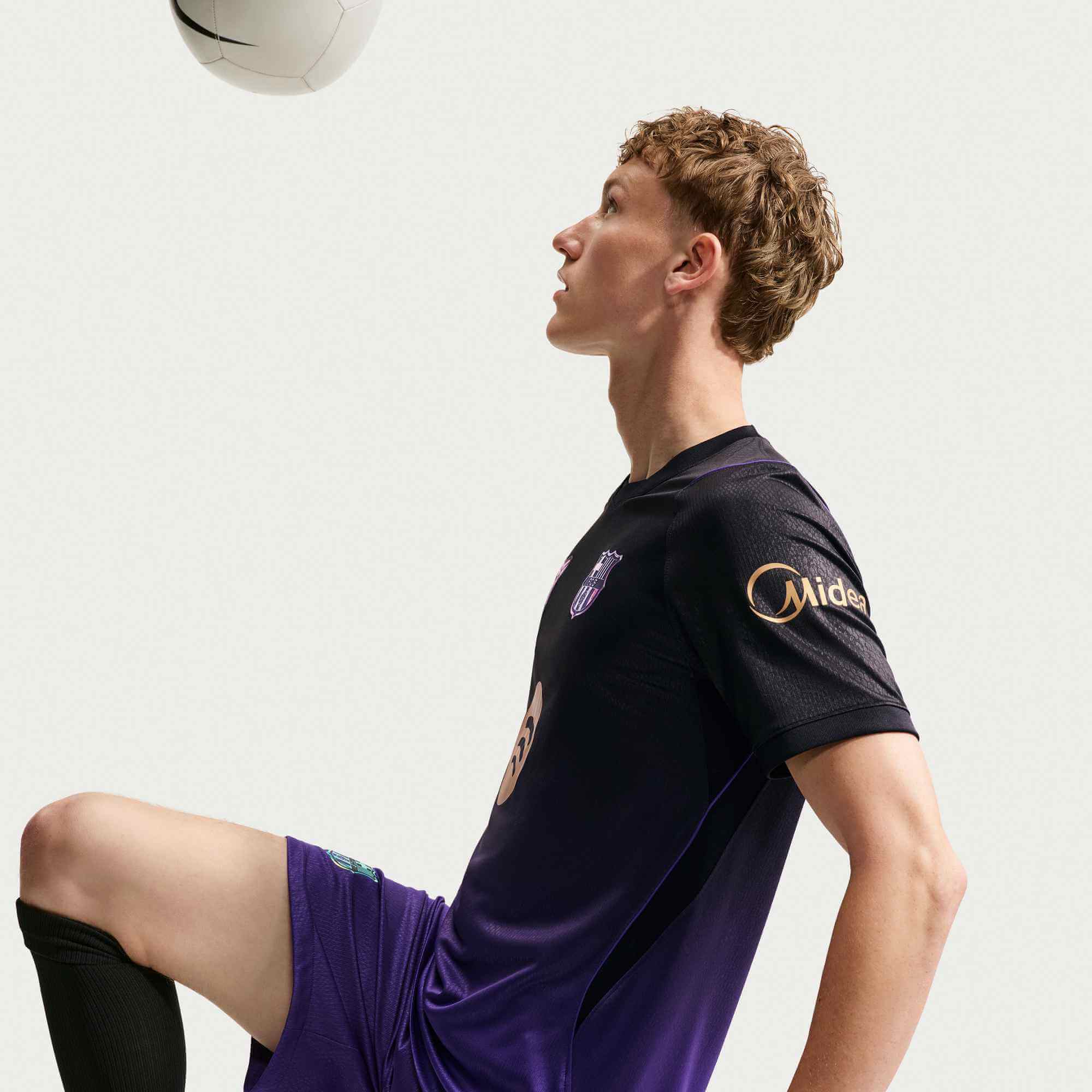 Nike 2026-27 Barcelona Men's Stadium Away Soccer Jersey (Detail 3)