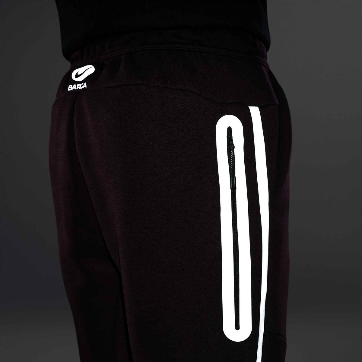 Nike 2026-27 Barcelona Men's Tech Fleece Joggers (Detail 2)