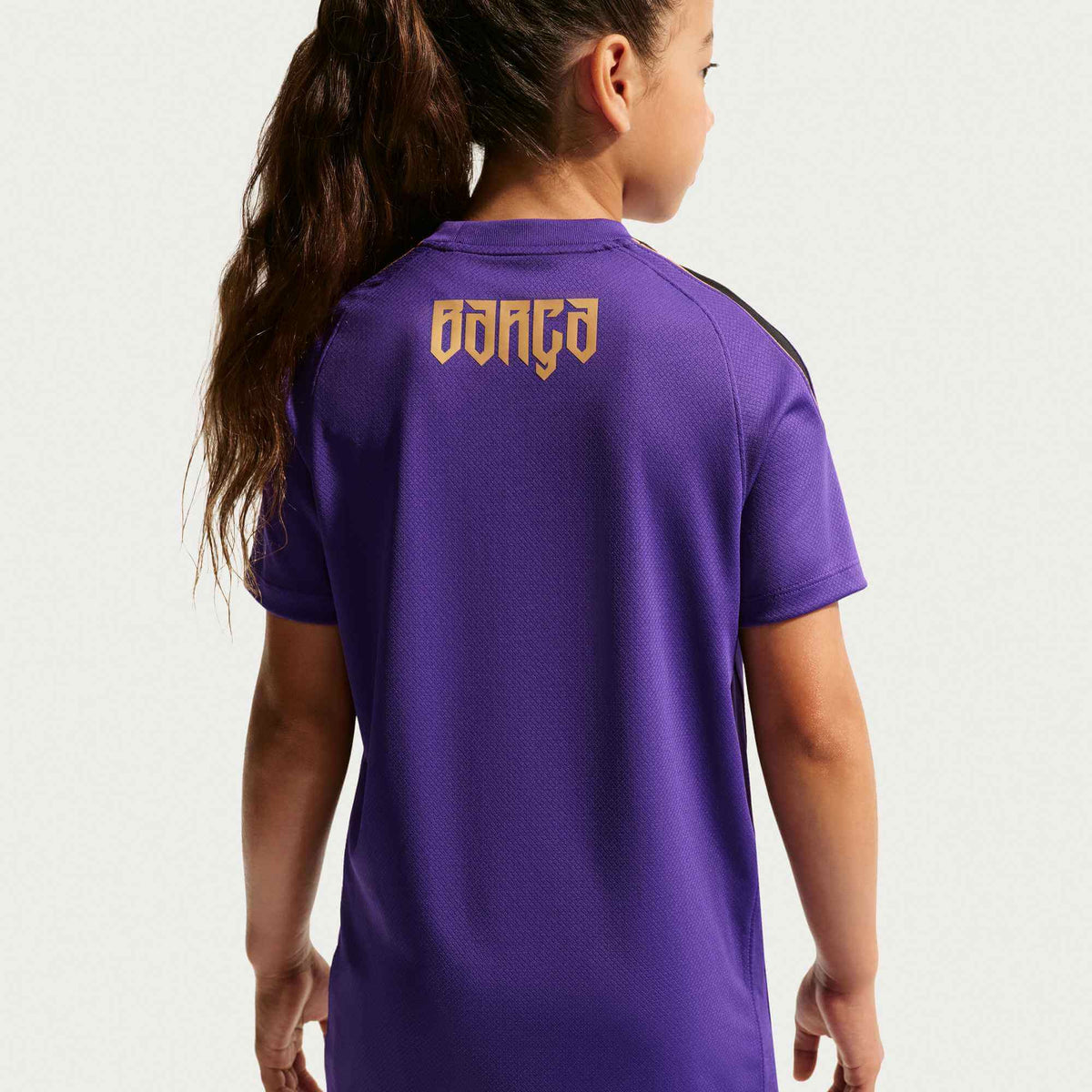 Nike 2026-27 Barcelona Youth Away Dri-Fit Strike Top (Model 1 - Back)